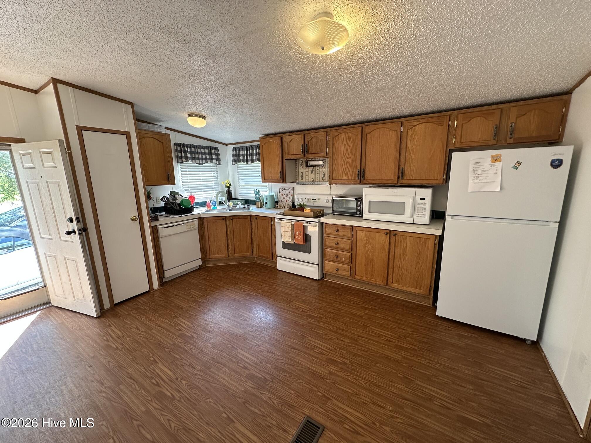10660 Jamestown Drive Property Photo 5