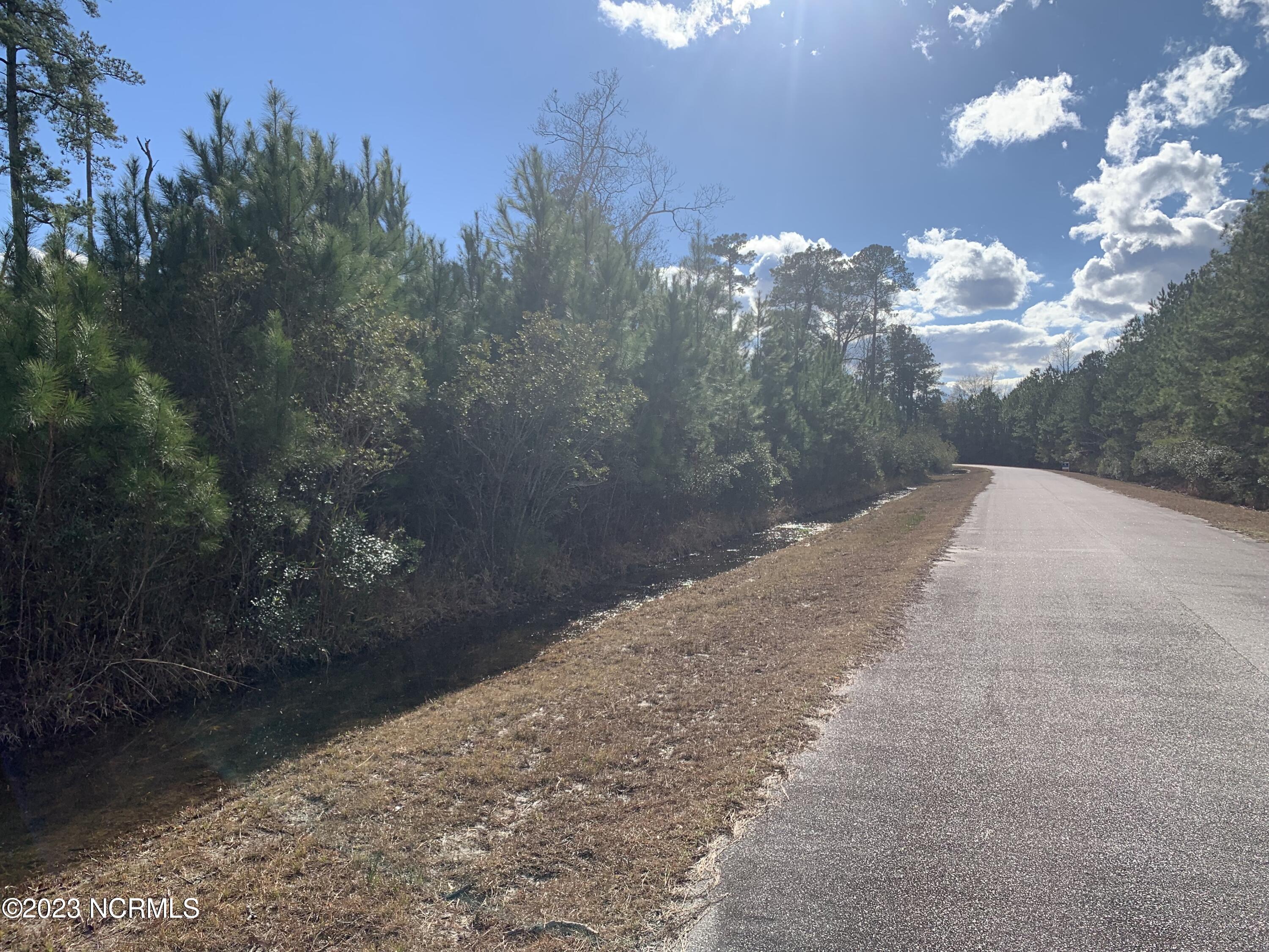242 27 Castaway Road Property Photo 8