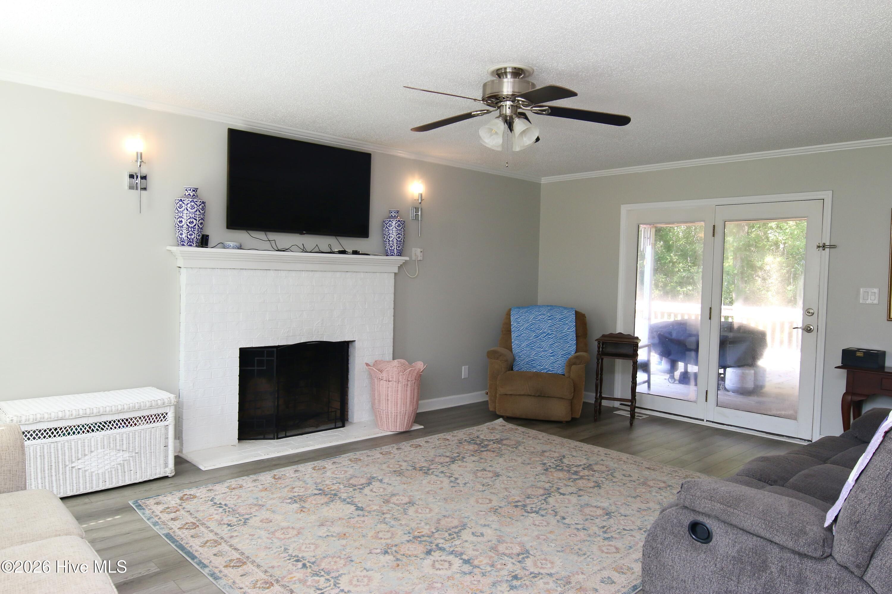 329 S Wedgewood Drive Property Photo 5