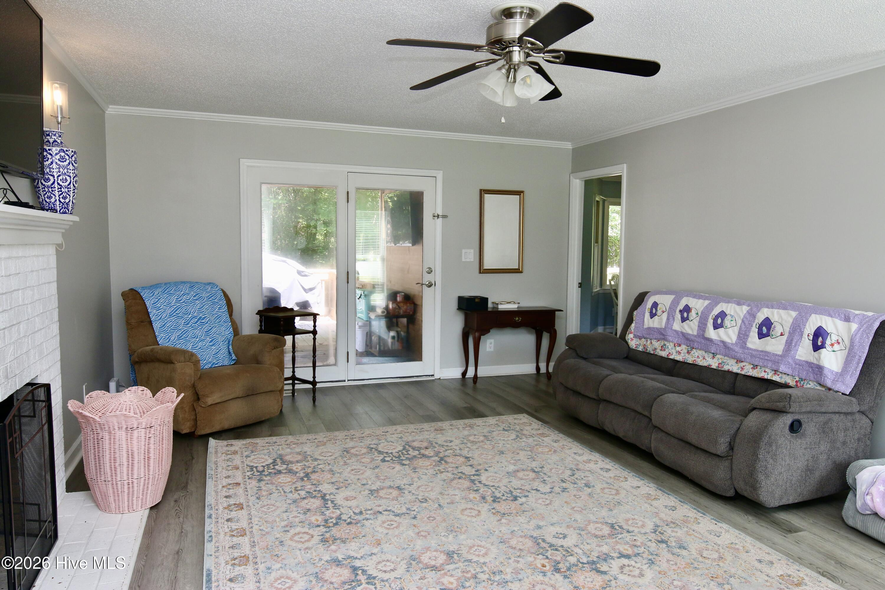 329 S Wedgewood Drive Property Photo 6