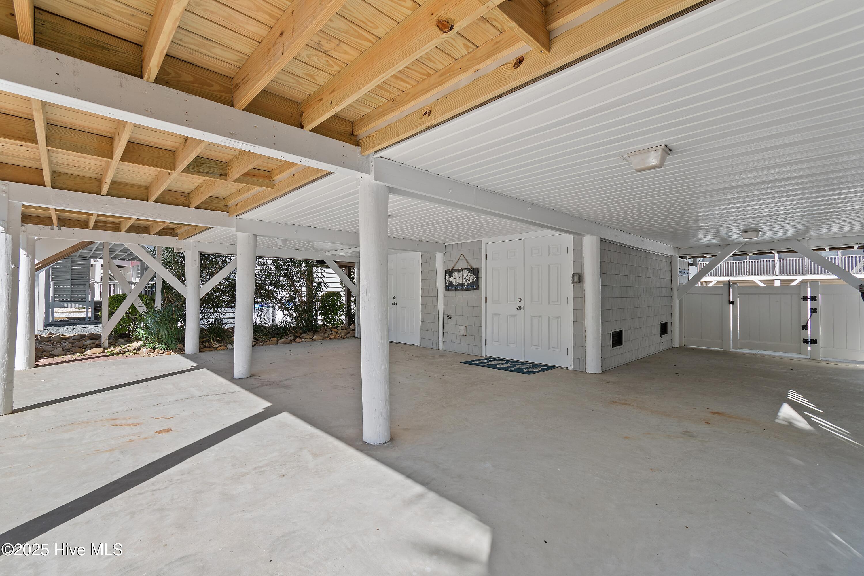 77 E First Street Property Photo 27