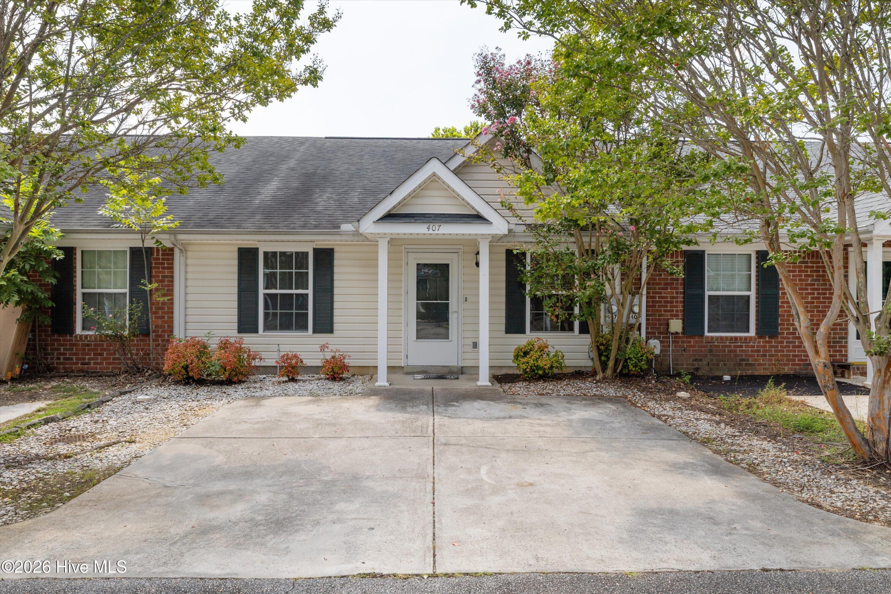 407 Flowing Creek Drive Property Photo 1