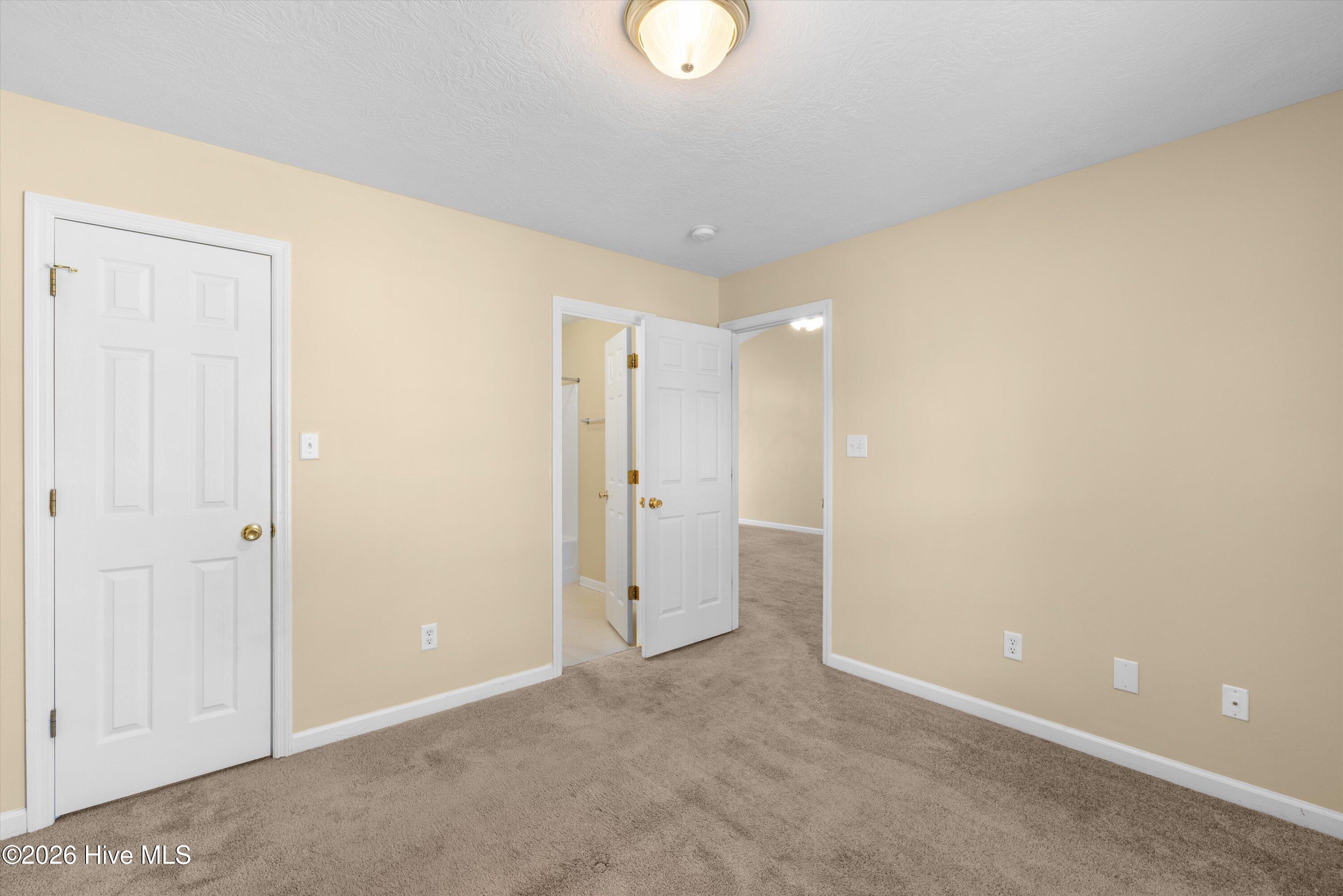 407 Flowing Creek Drive Property Photo 13