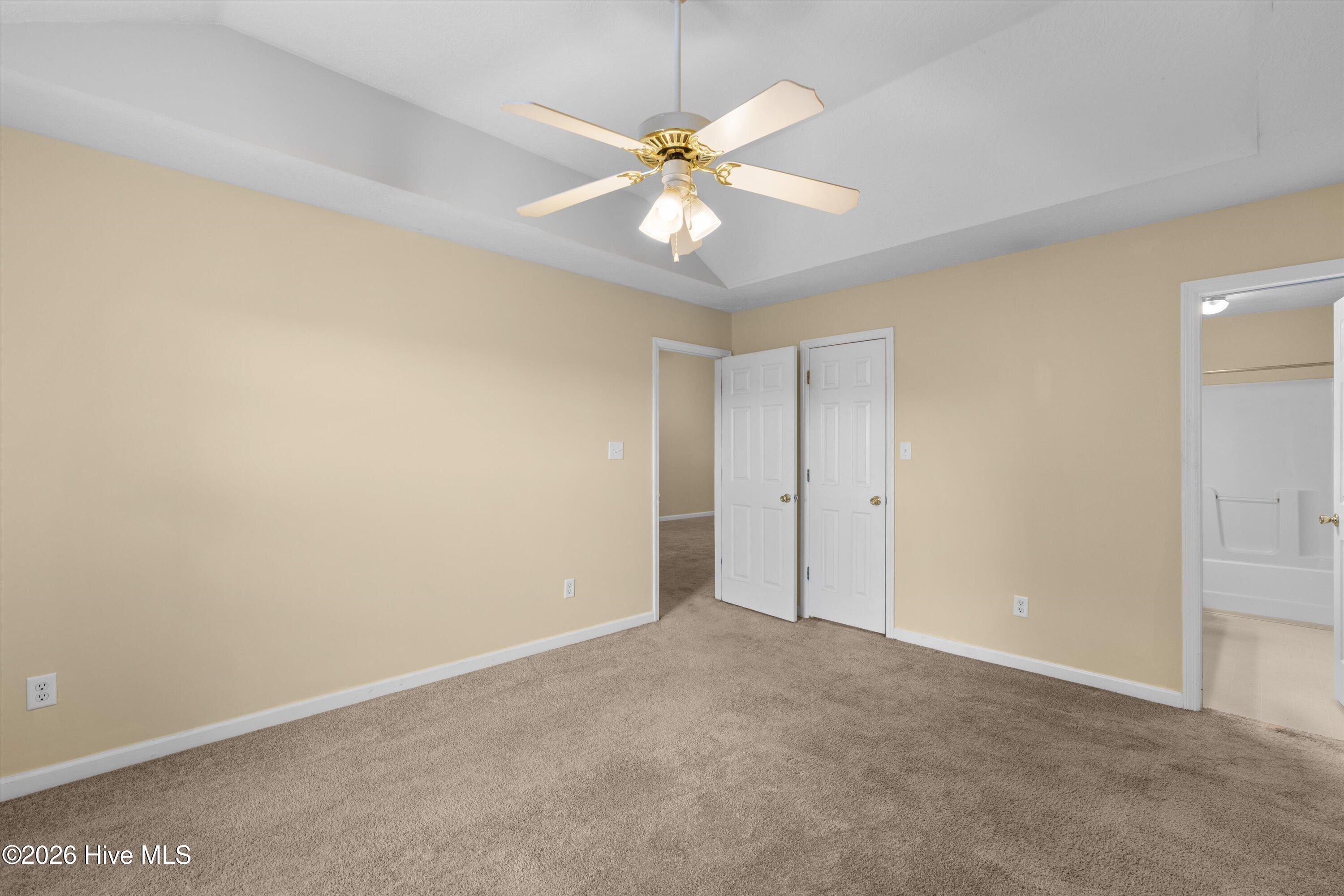 407 Flowing Creek Drive Property Photo 16
