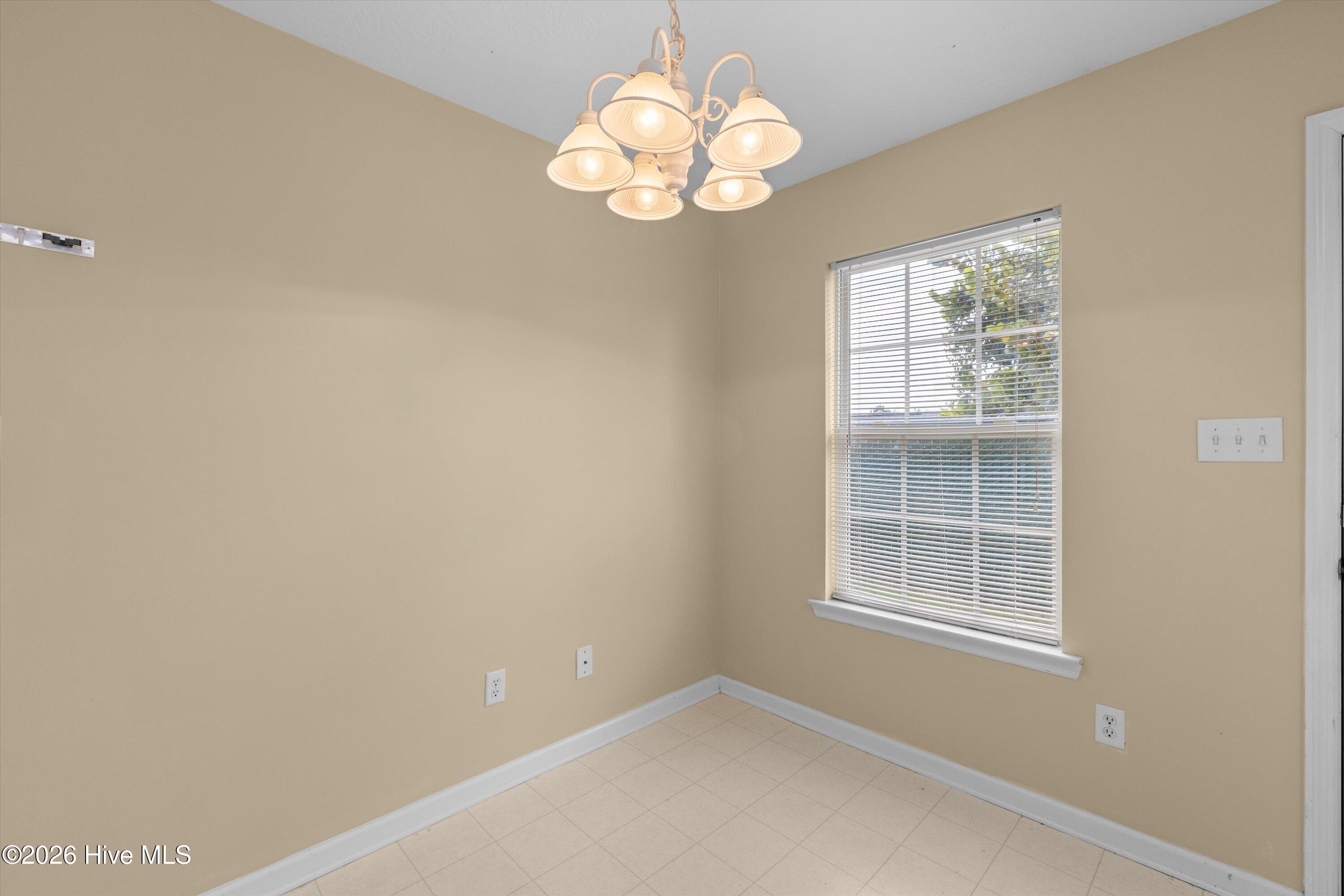 407 Flowing Creek Drive Property Photo 21