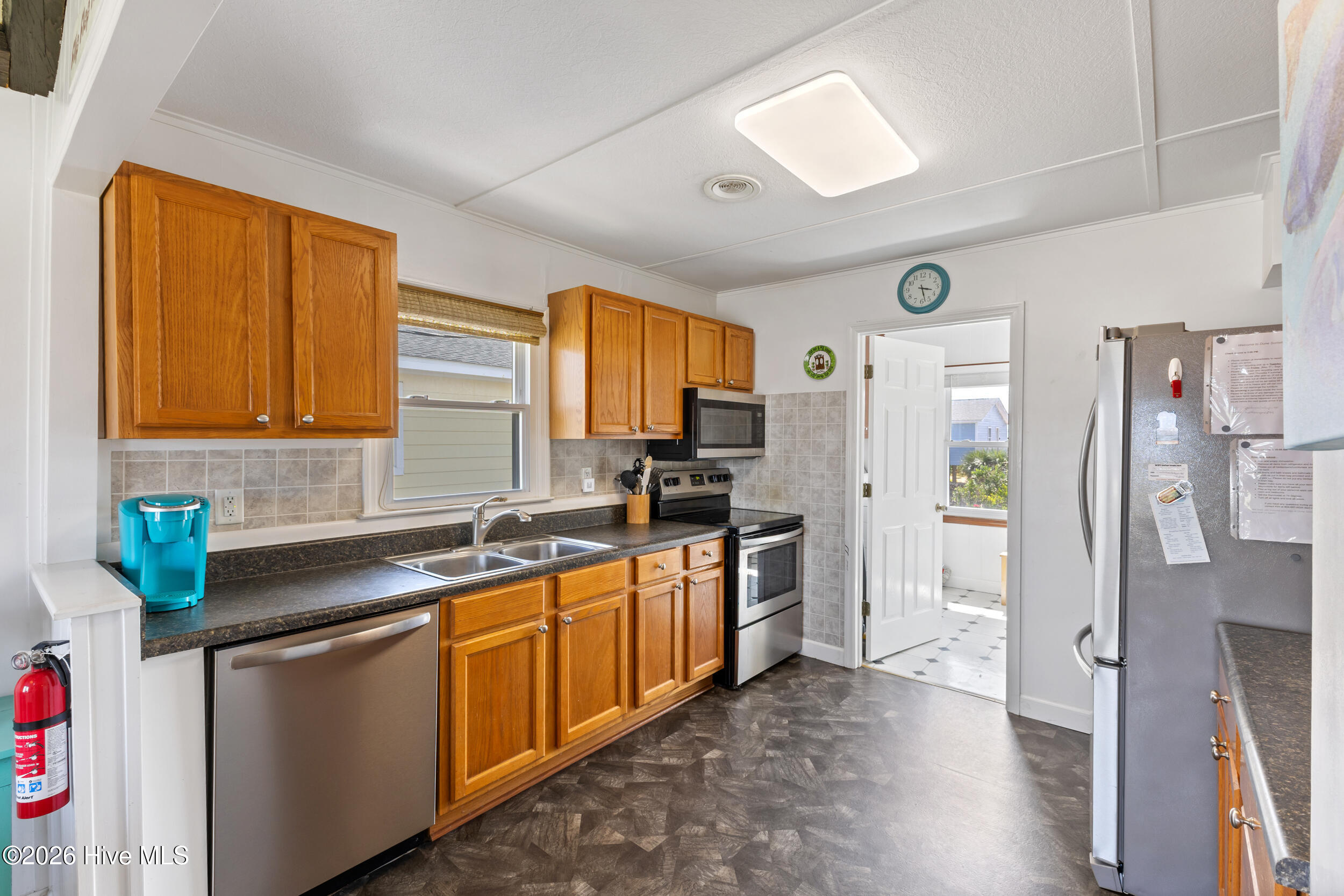 1513 Easy Street Property Photo 13