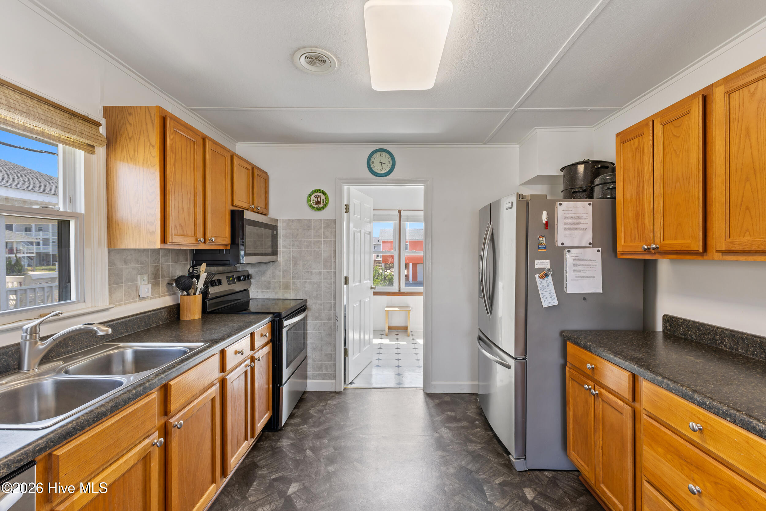 1513 Easy Street Property Photo 14
