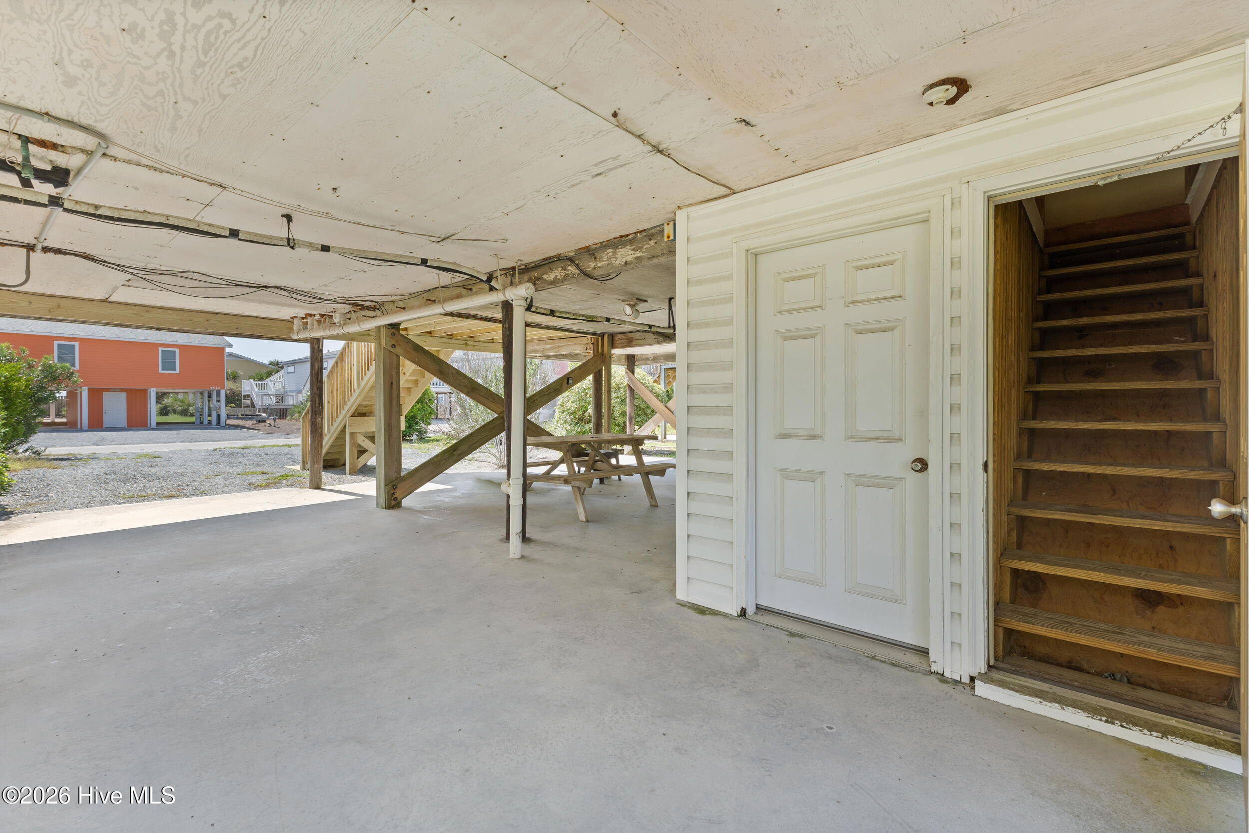 1513 Easy Street Property Photo 28