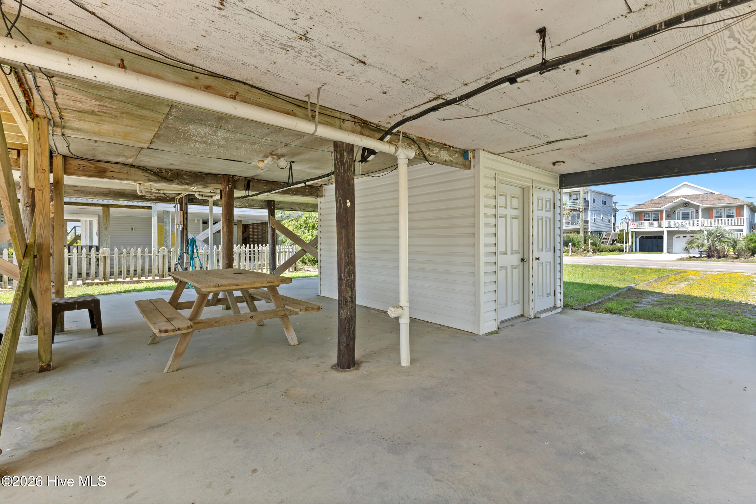 1513 Easy Street Property Photo 29