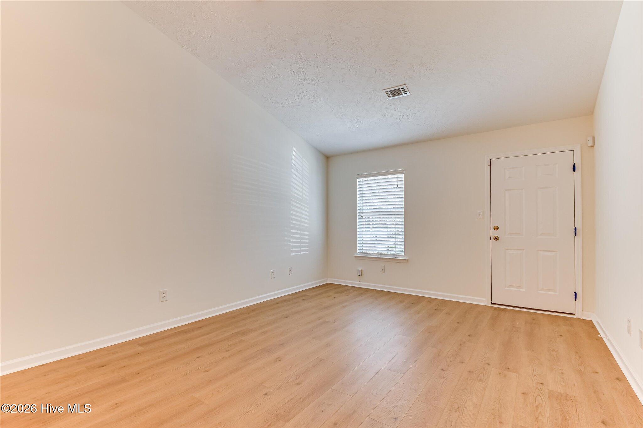 507 Edgecliff Lane Property Photo 5