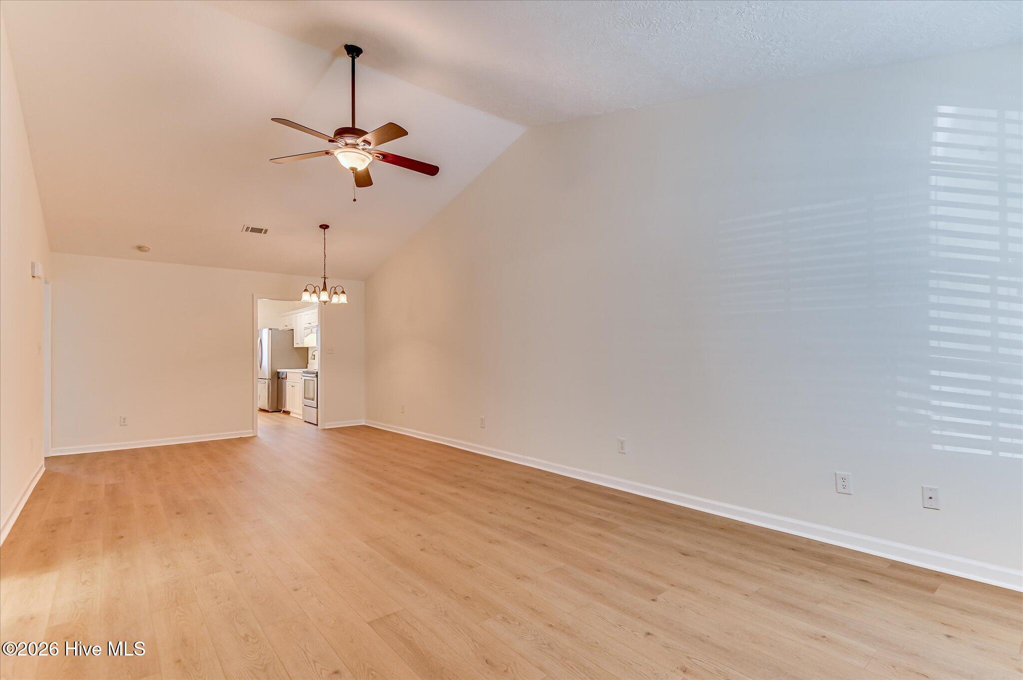 507 Edgecliff Lane Property Photo 8