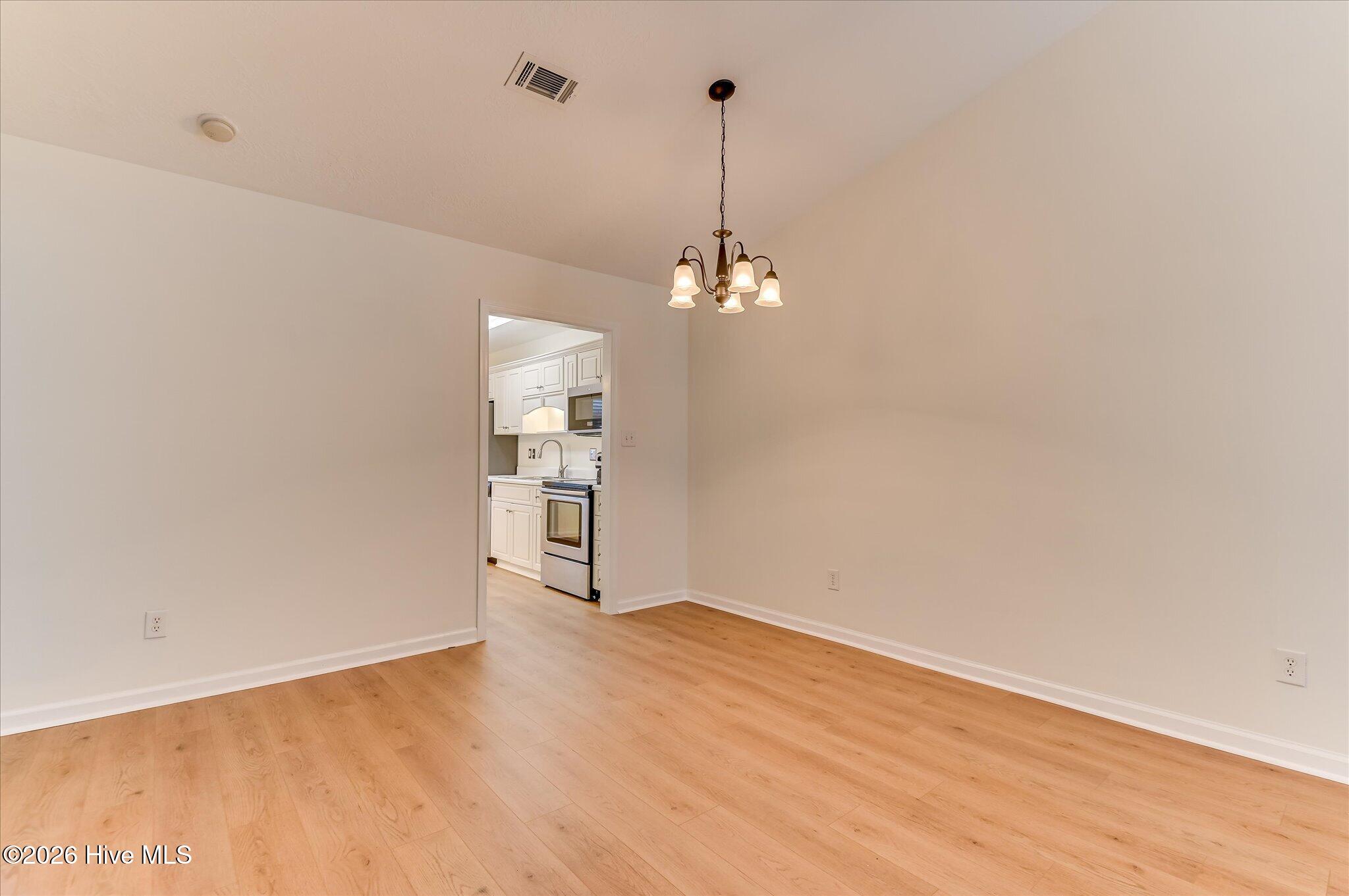 507 Edgecliff Lane Property Photo 9