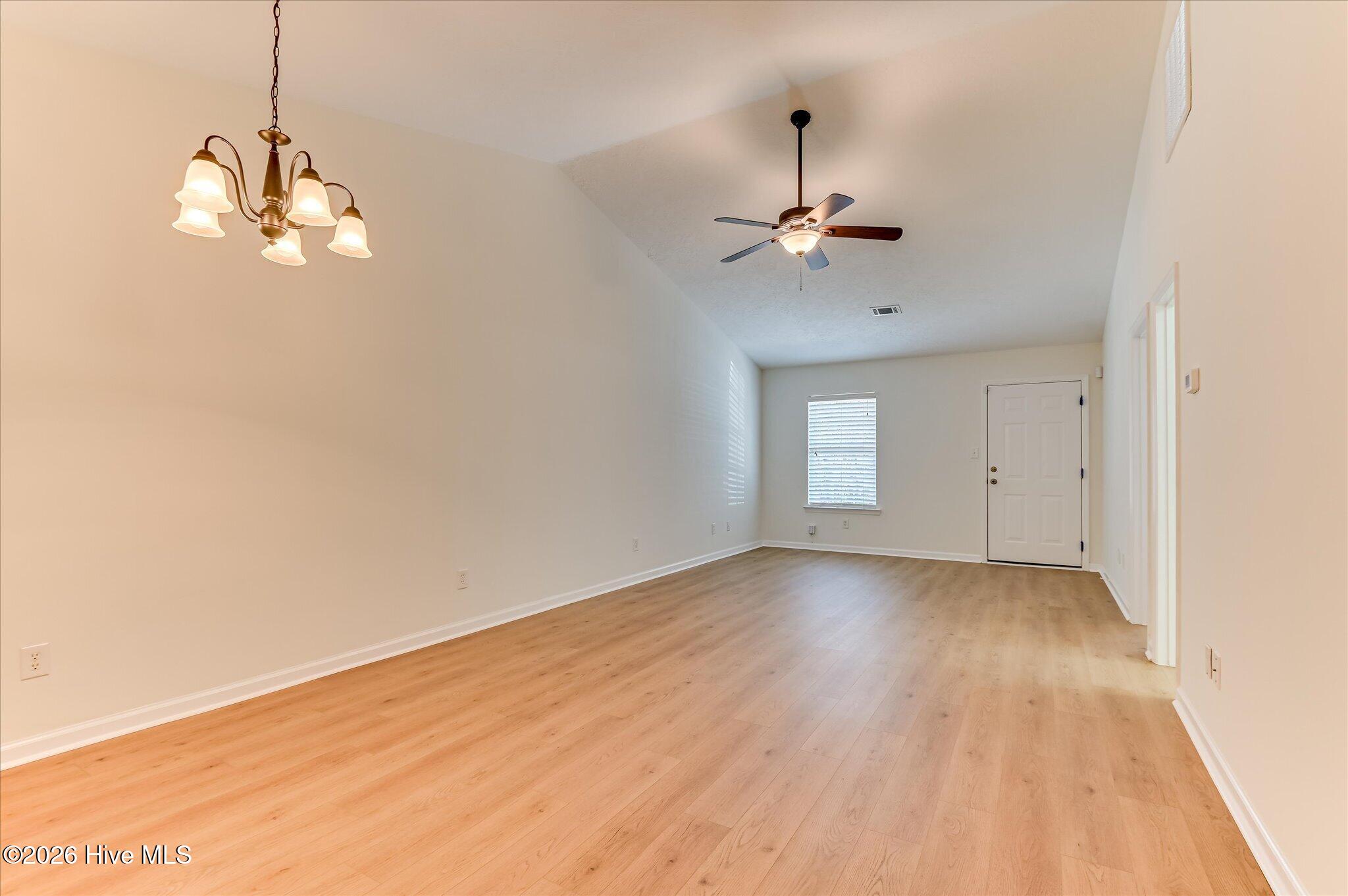 507 Edgecliff Lane Property Photo 10