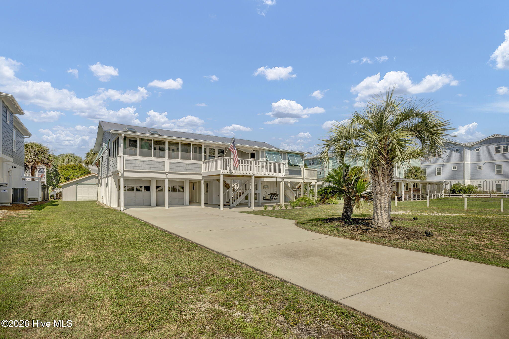 926 Fort Fisher Boulevard S Property Photo 6