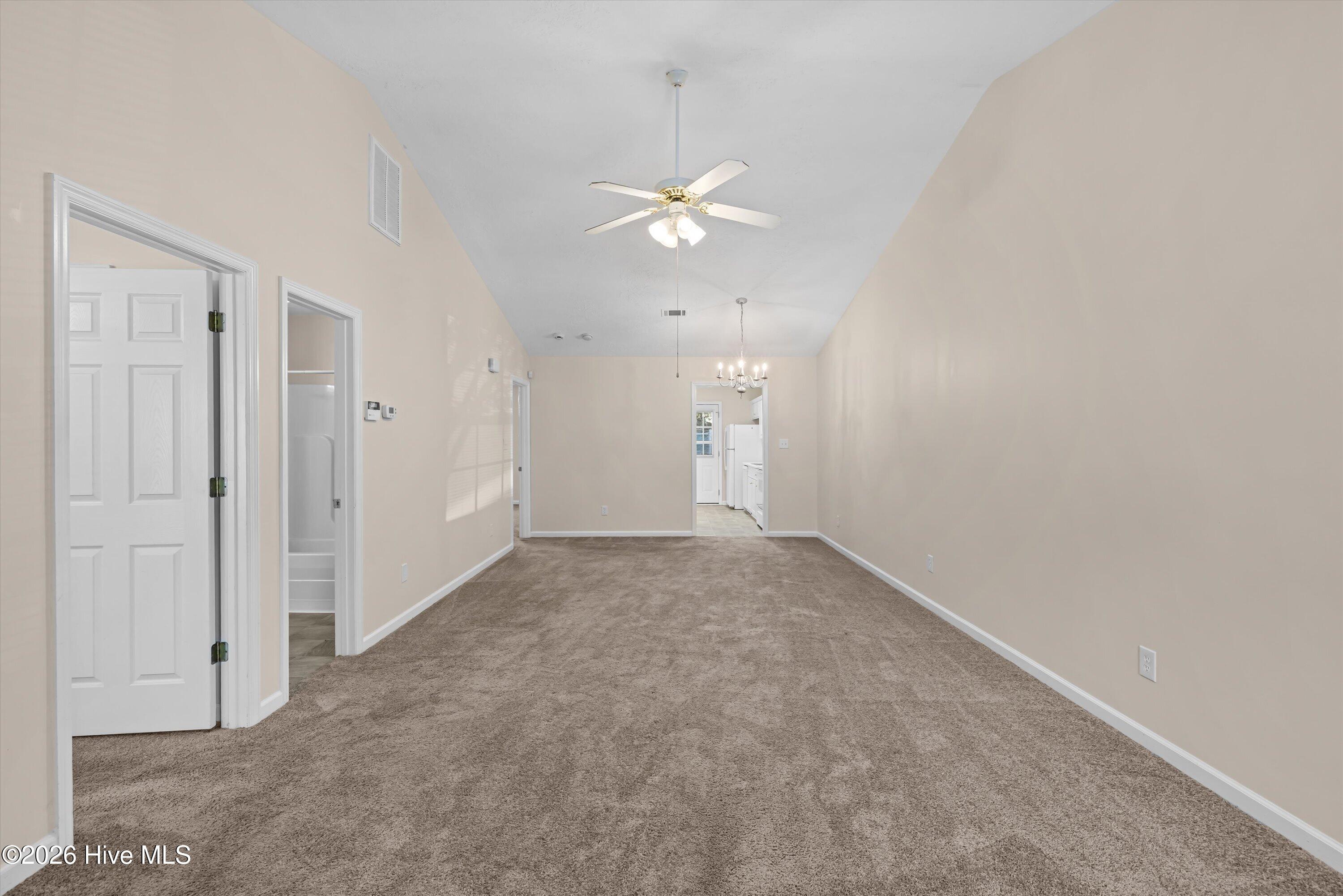 526 Edgecliff Lane Property Photo 5