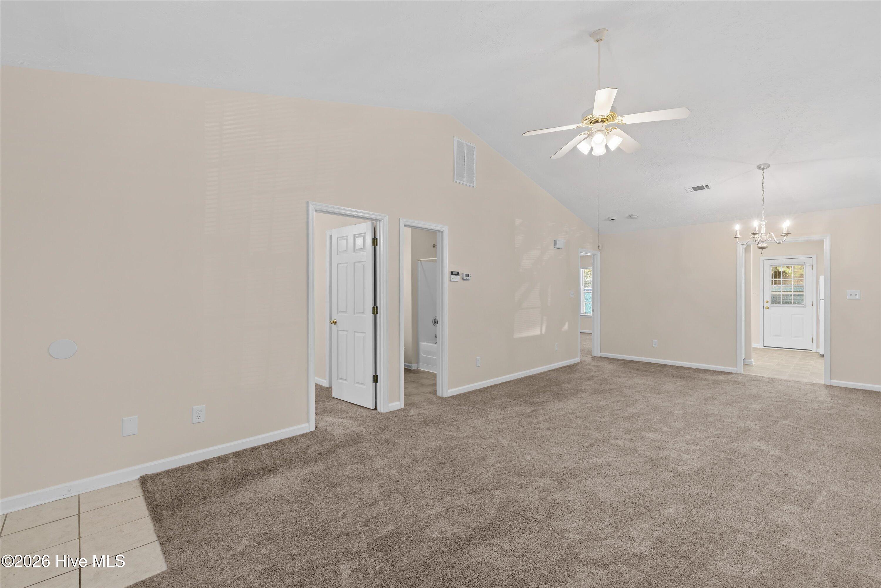 526 Edgecliff Lane Property Photo 7