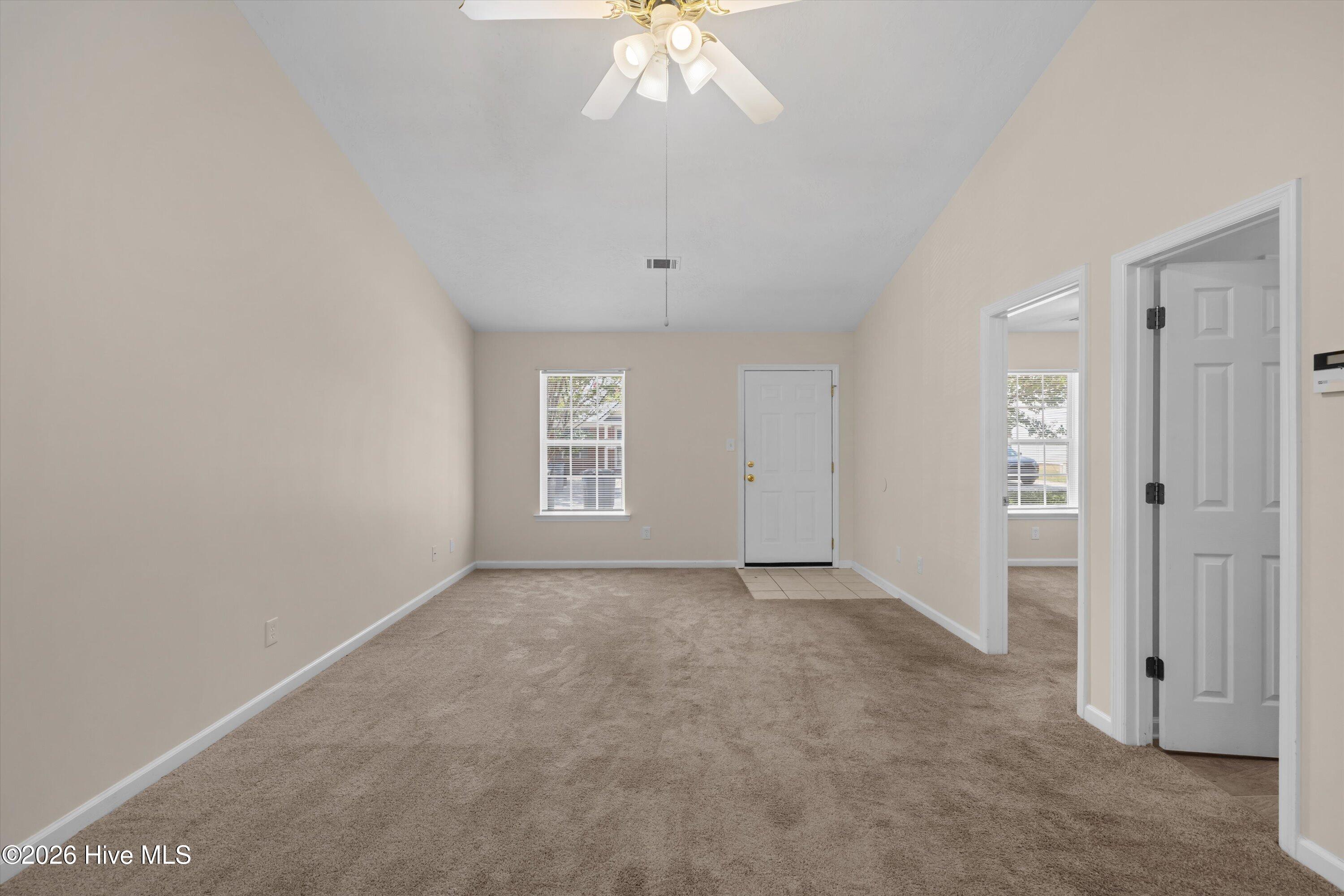 526 Edgecliff Lane Property Photo 8