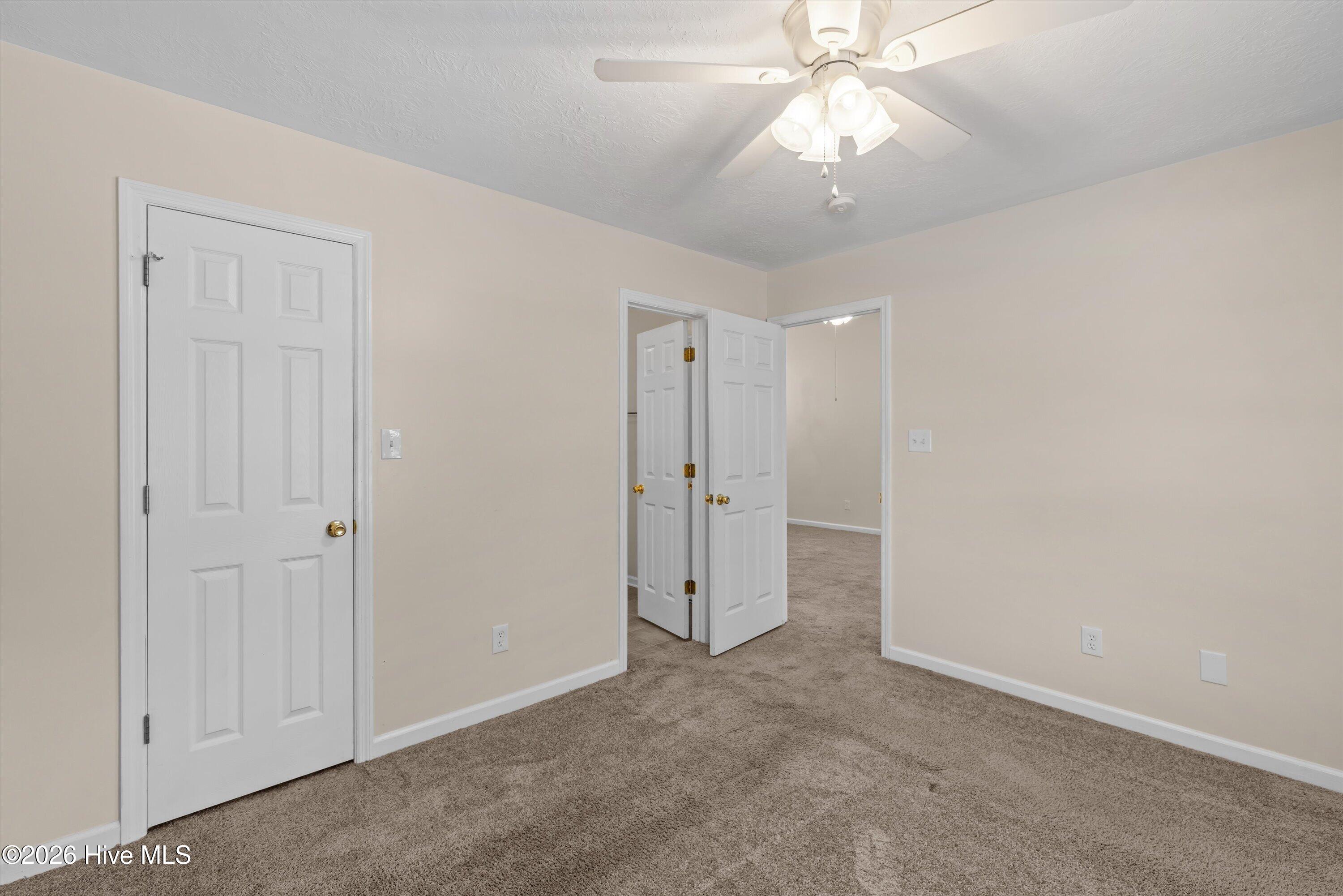 526 Edgecliff Lane Property Photo 11