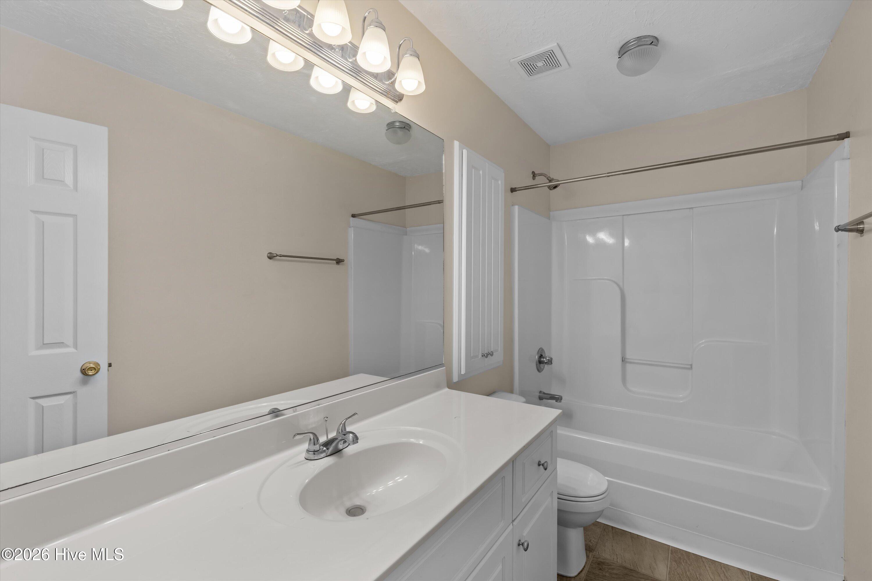 526 Edgecliff Lane Property Photo 18