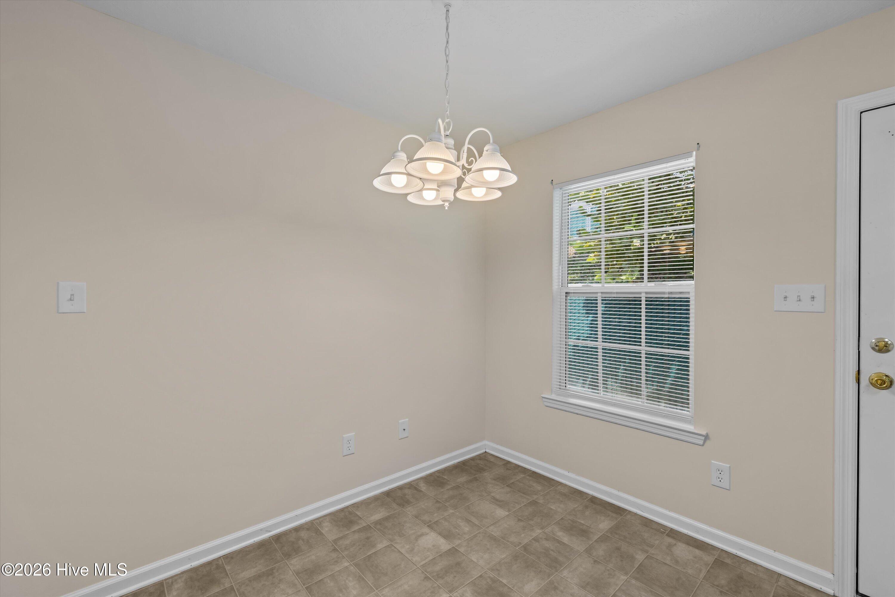 526 Edgecliff Lane Property Photo 23