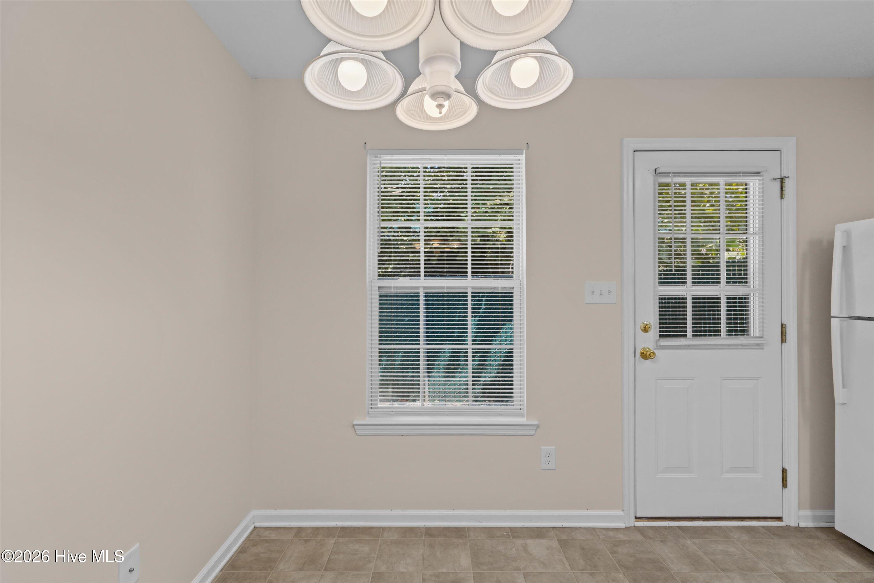 526 Edgecliff Lane Property Photo 25