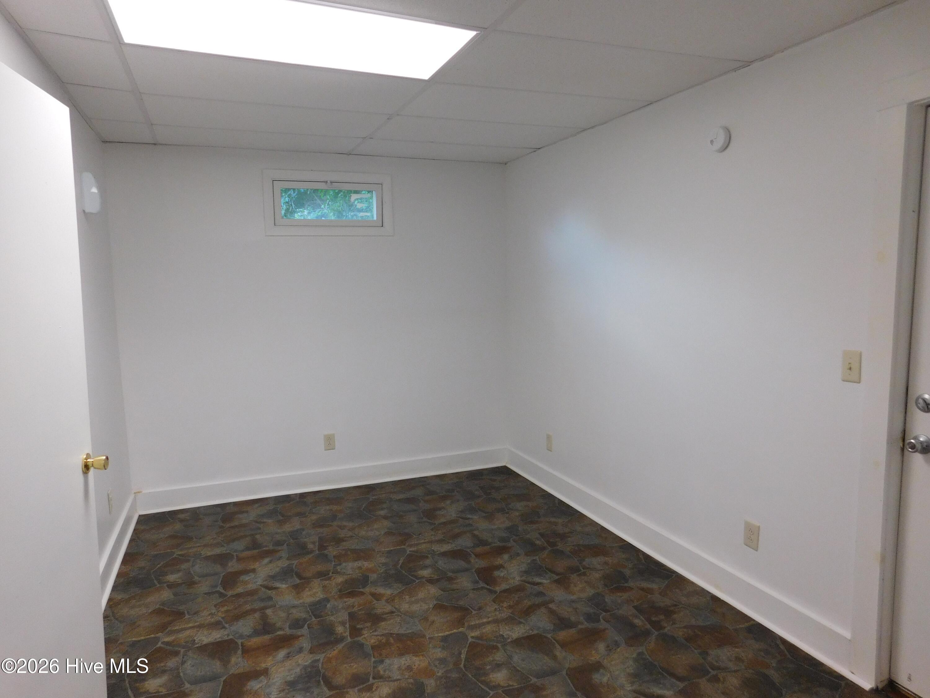 823 Queen Street B Property Photo 7