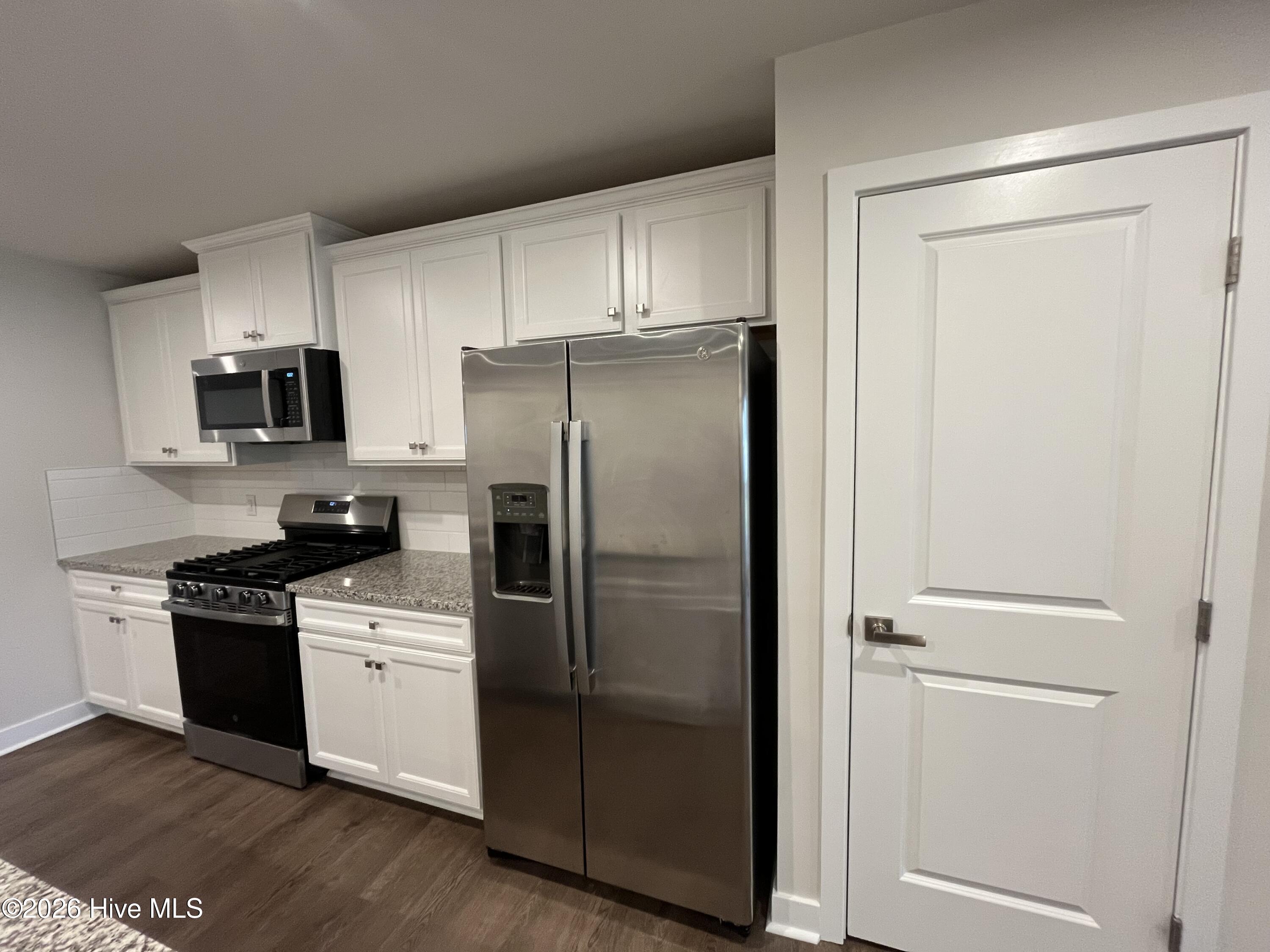 4184 Farmfield Drive Property Photo 6