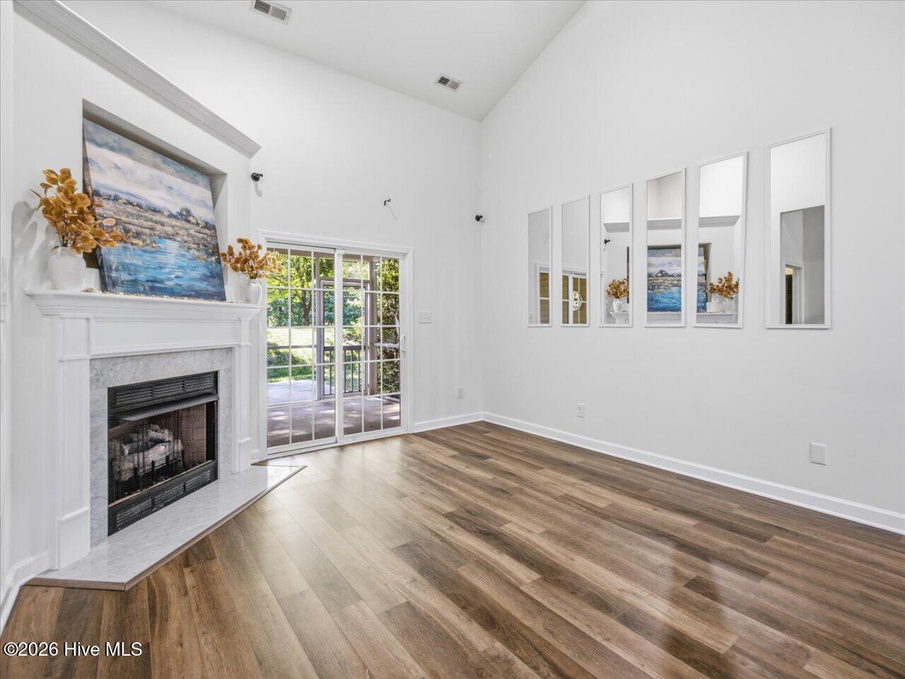 10163 Bessborough Drive Property Photo 12