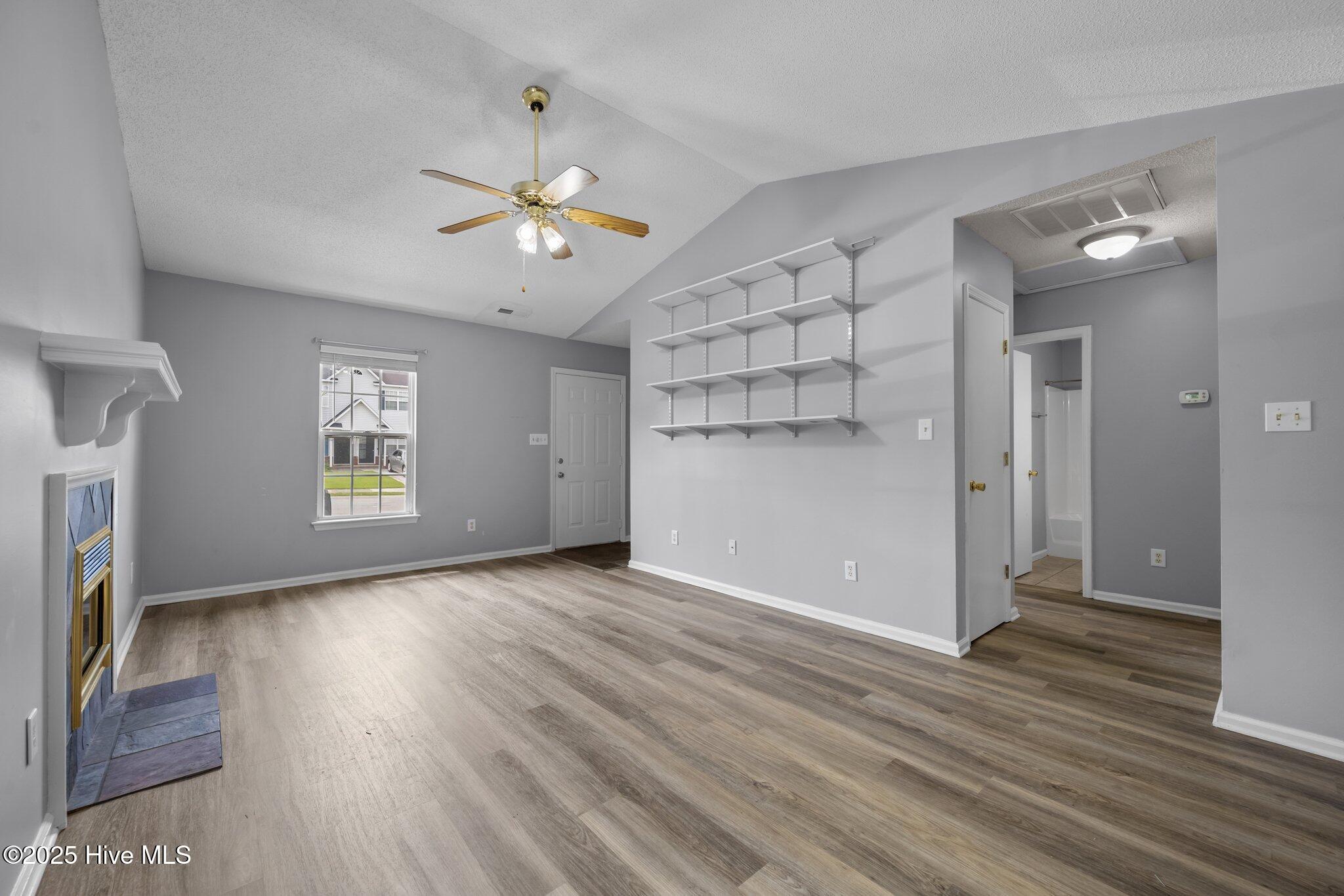 1087 W Pueblo Drive Property Photo 6
