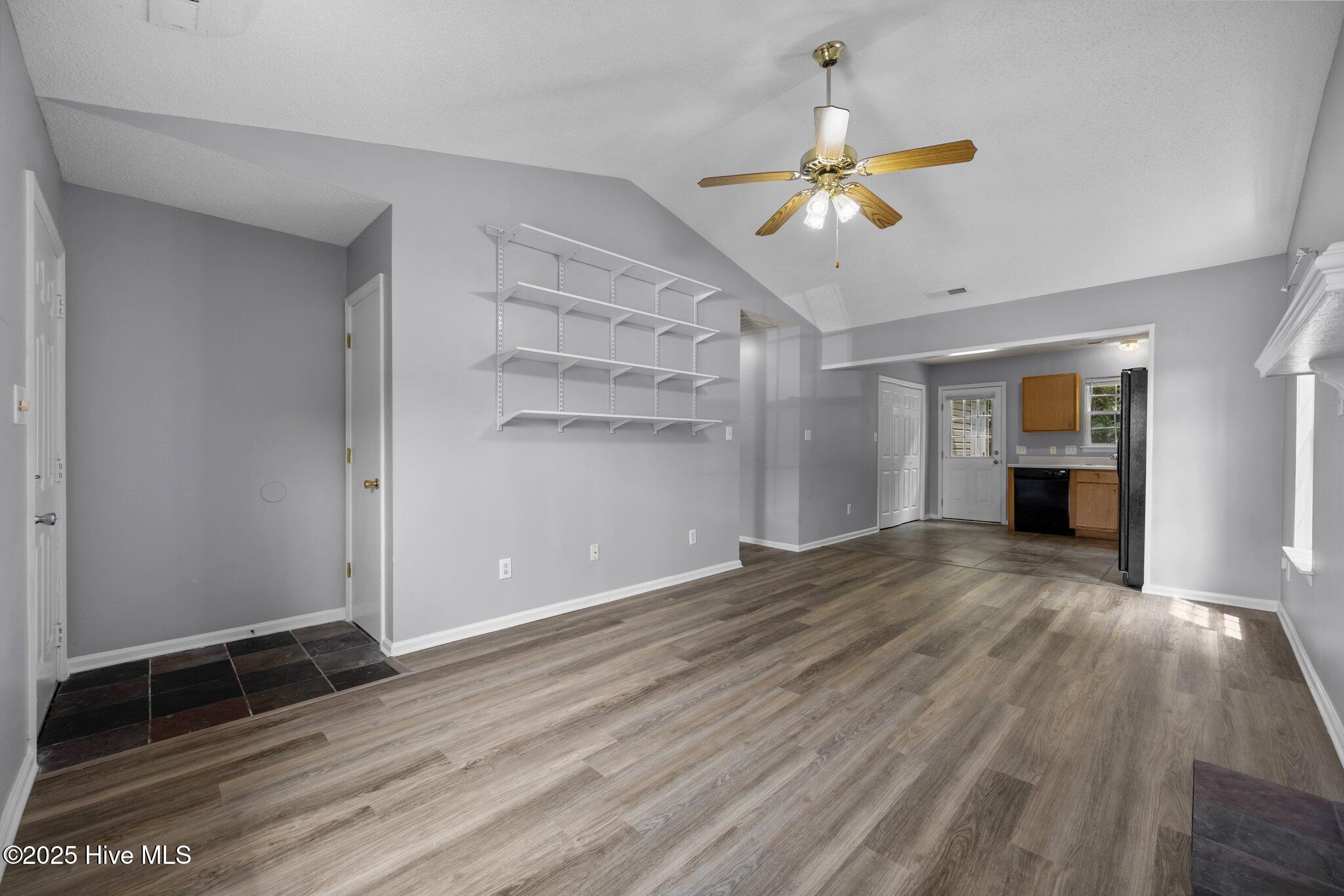 1087 W Pueblo Drive Property Photo 10