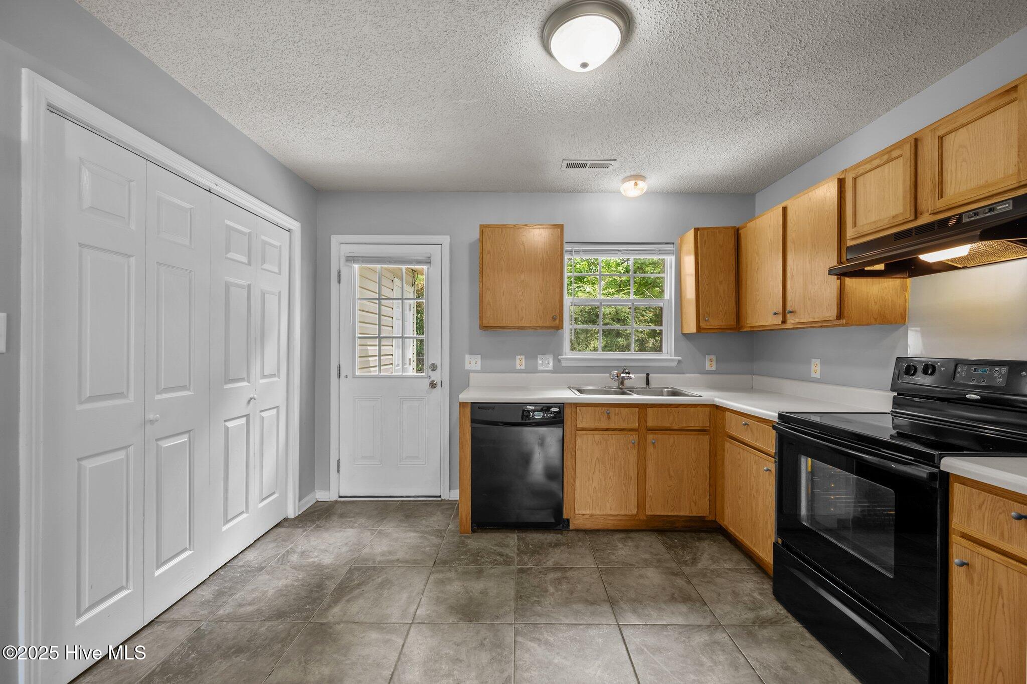 1087 W Pueblo Drive Property Photo 12