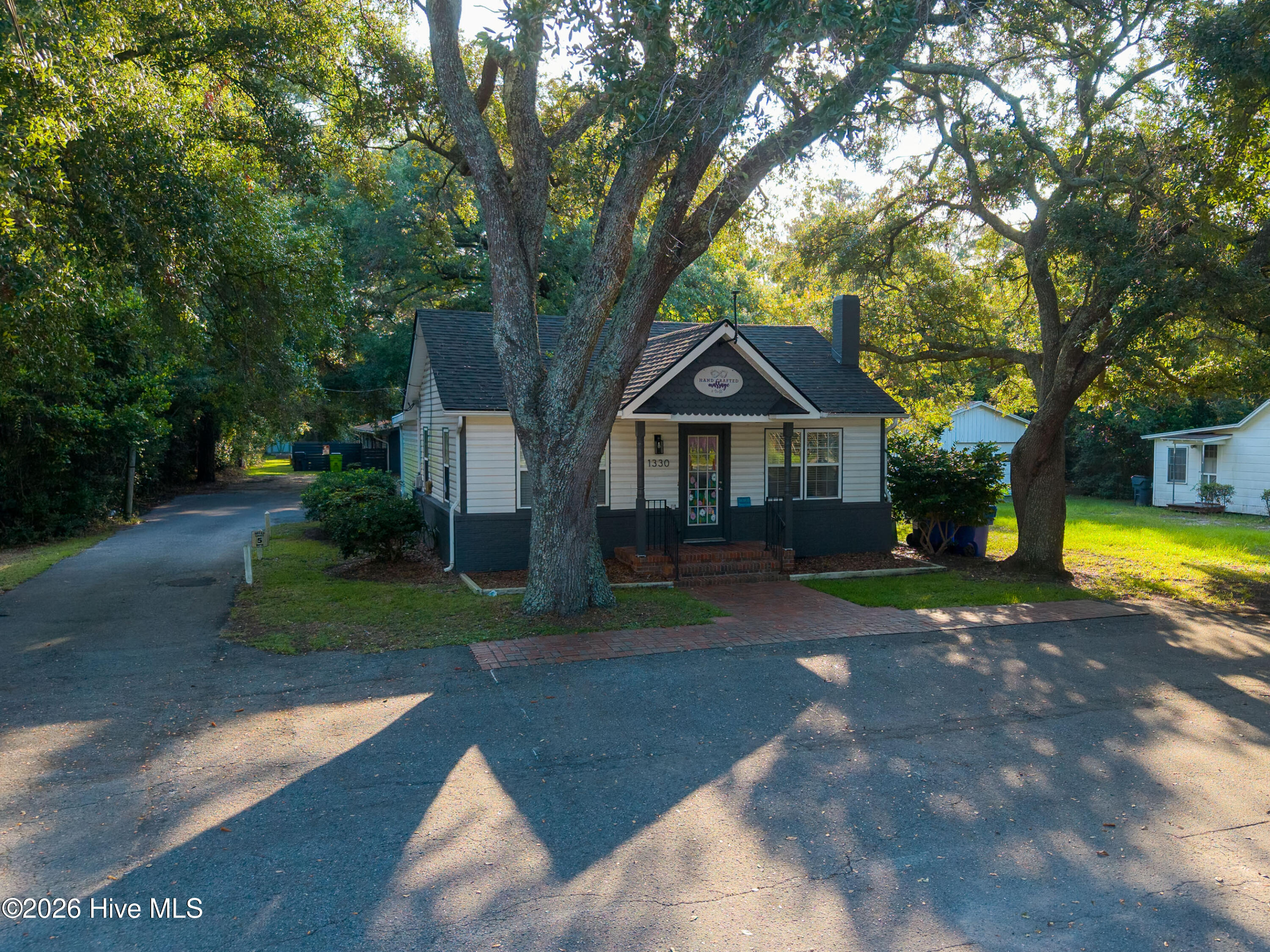 1330 N Howe Street Property Photo 1