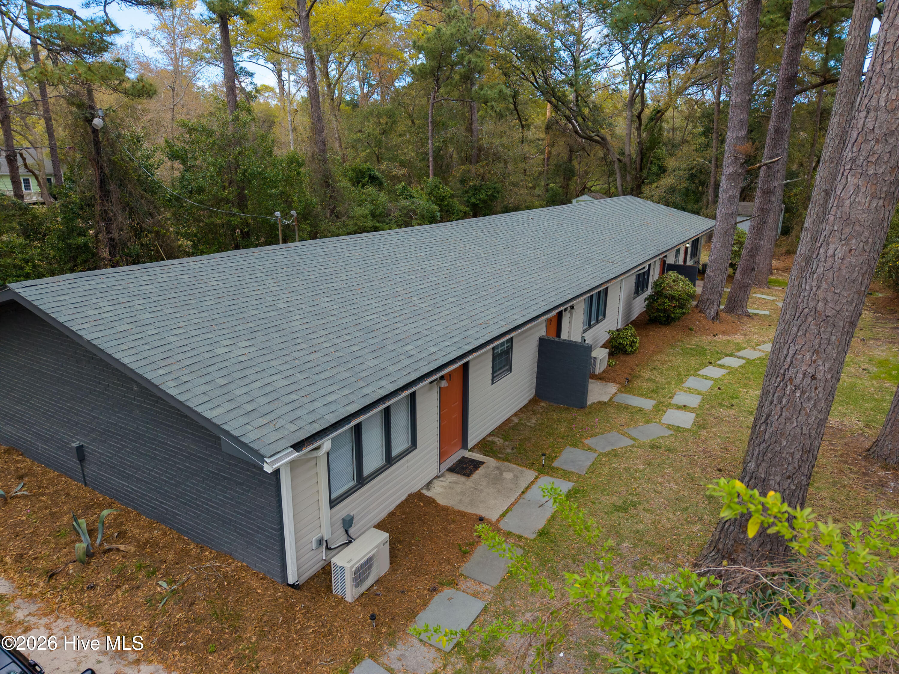 1330 N Howe Street Property Photo 2