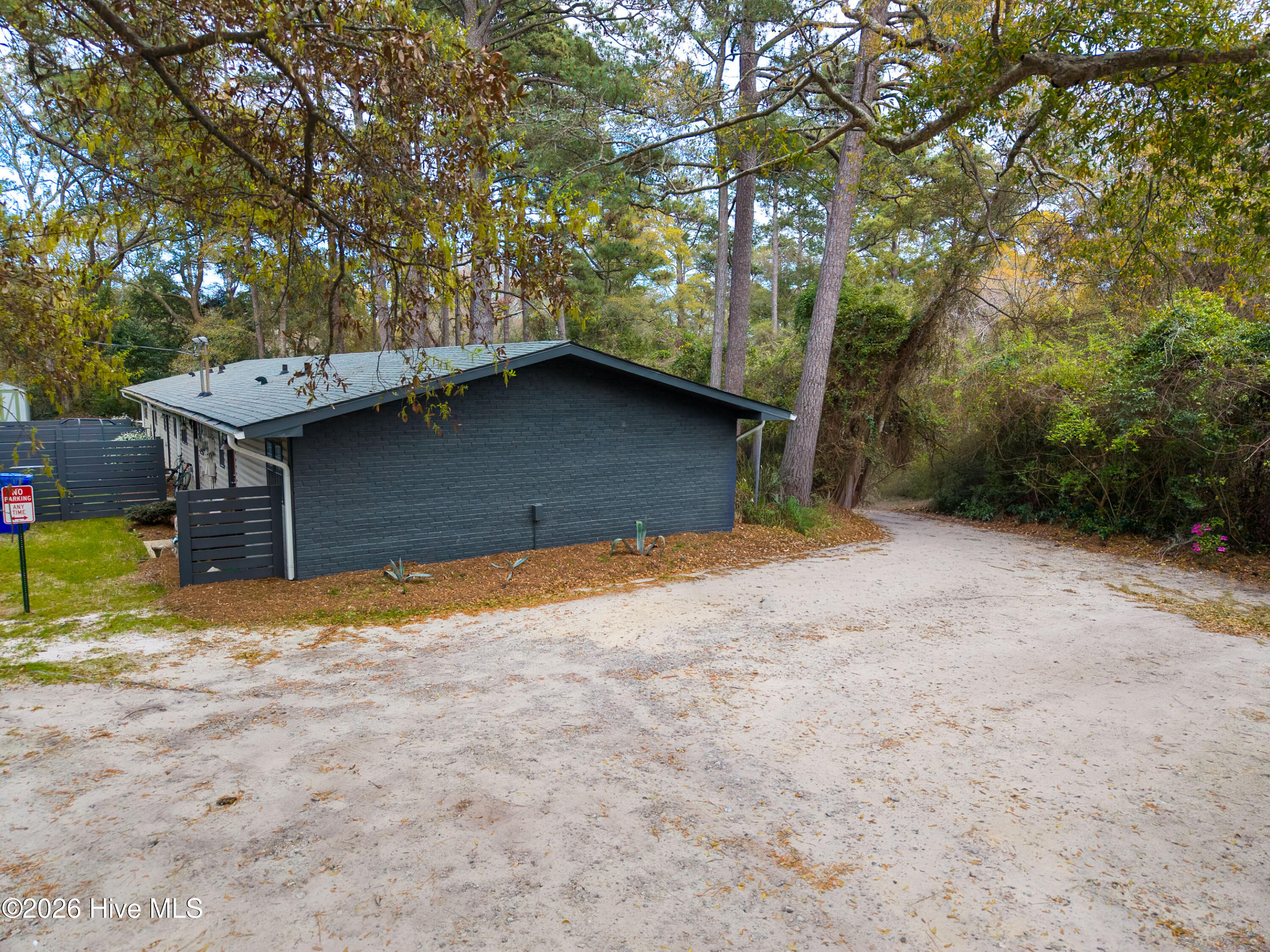 1330 N Howe Street Property Photo 31