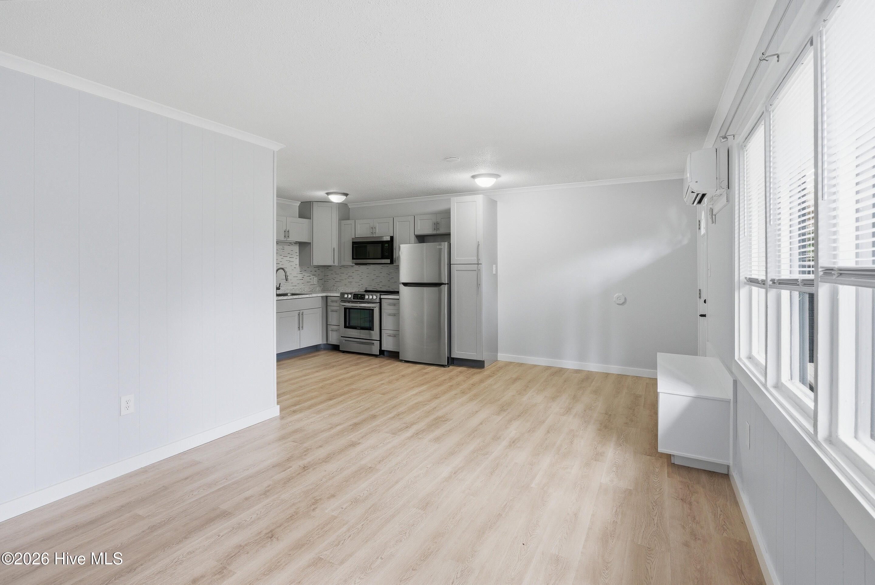 1330 N Howe Street Property Photo 36