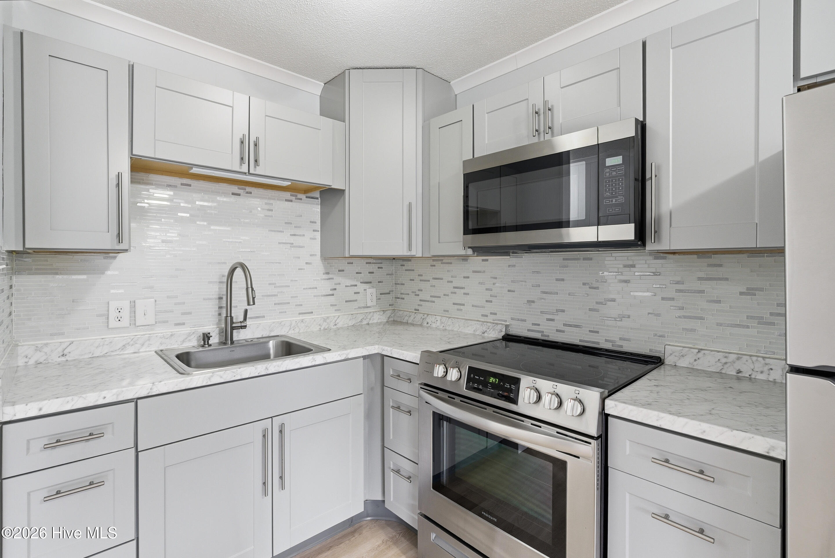 1330 N Howe Street Property Photo 37