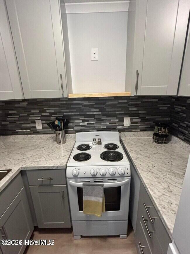 1330 N Howe Street Property Photo 51