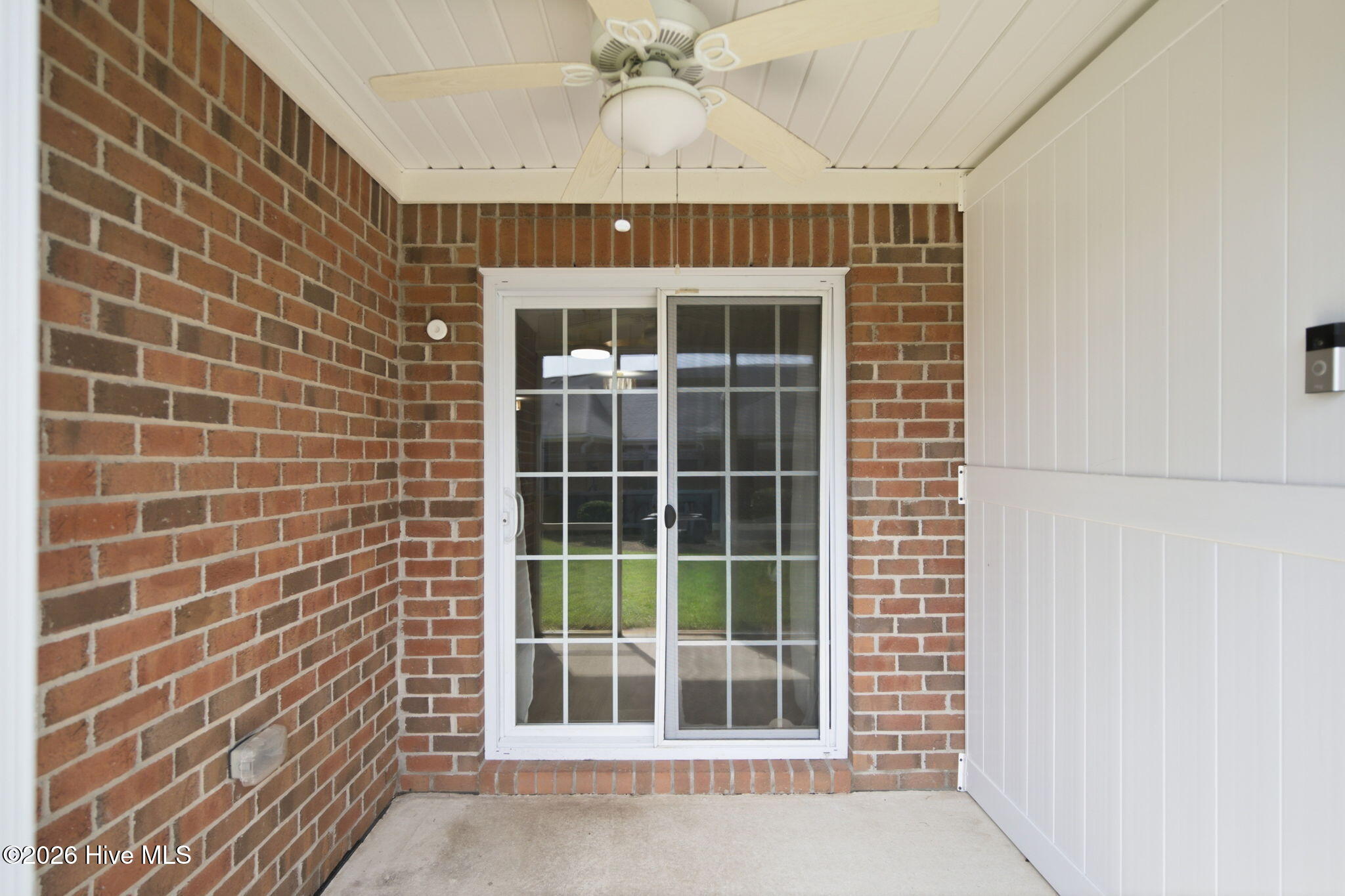 1074 Bridgeport Way Property Photo 33