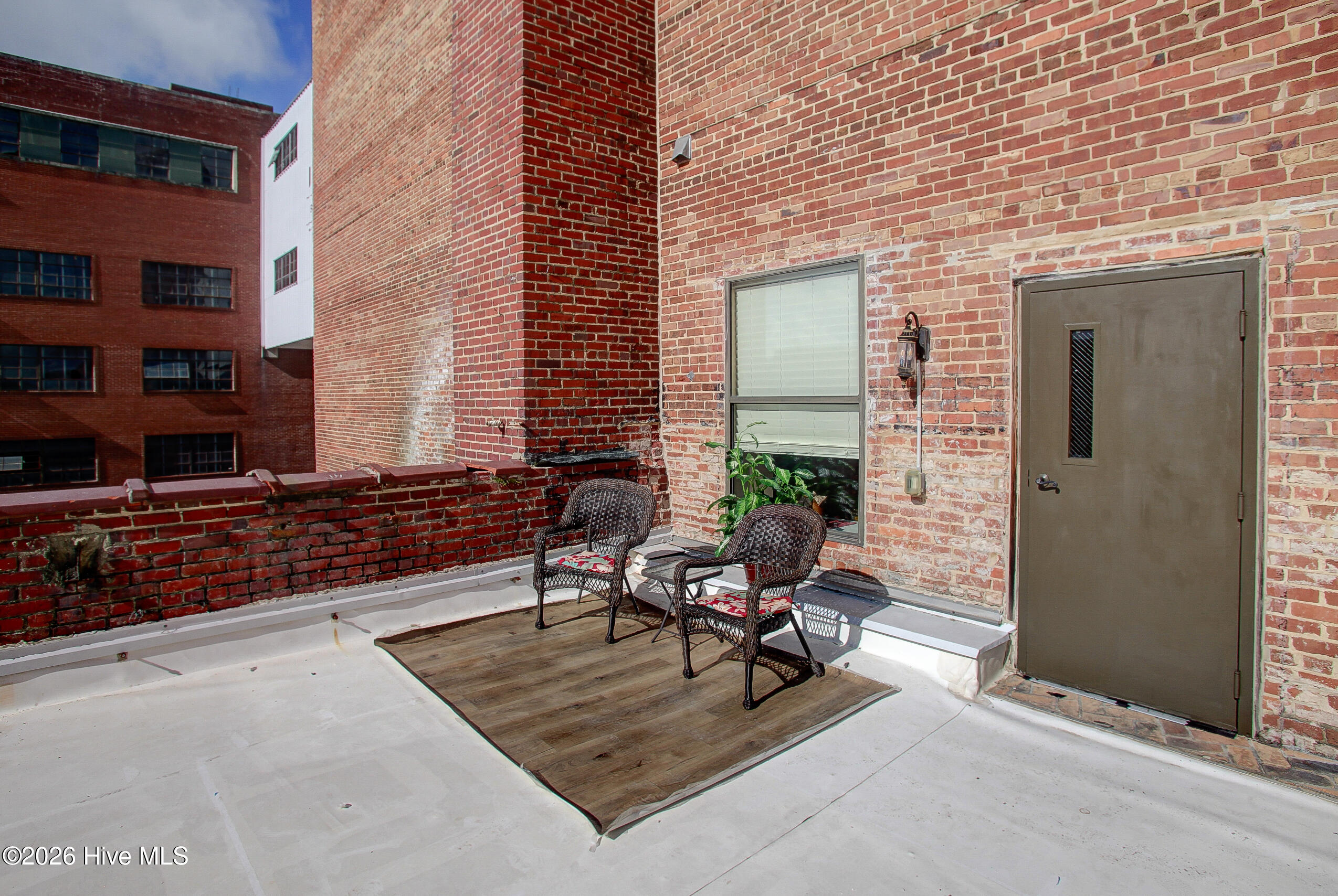 936 Broad Street 215 Property Photo 4