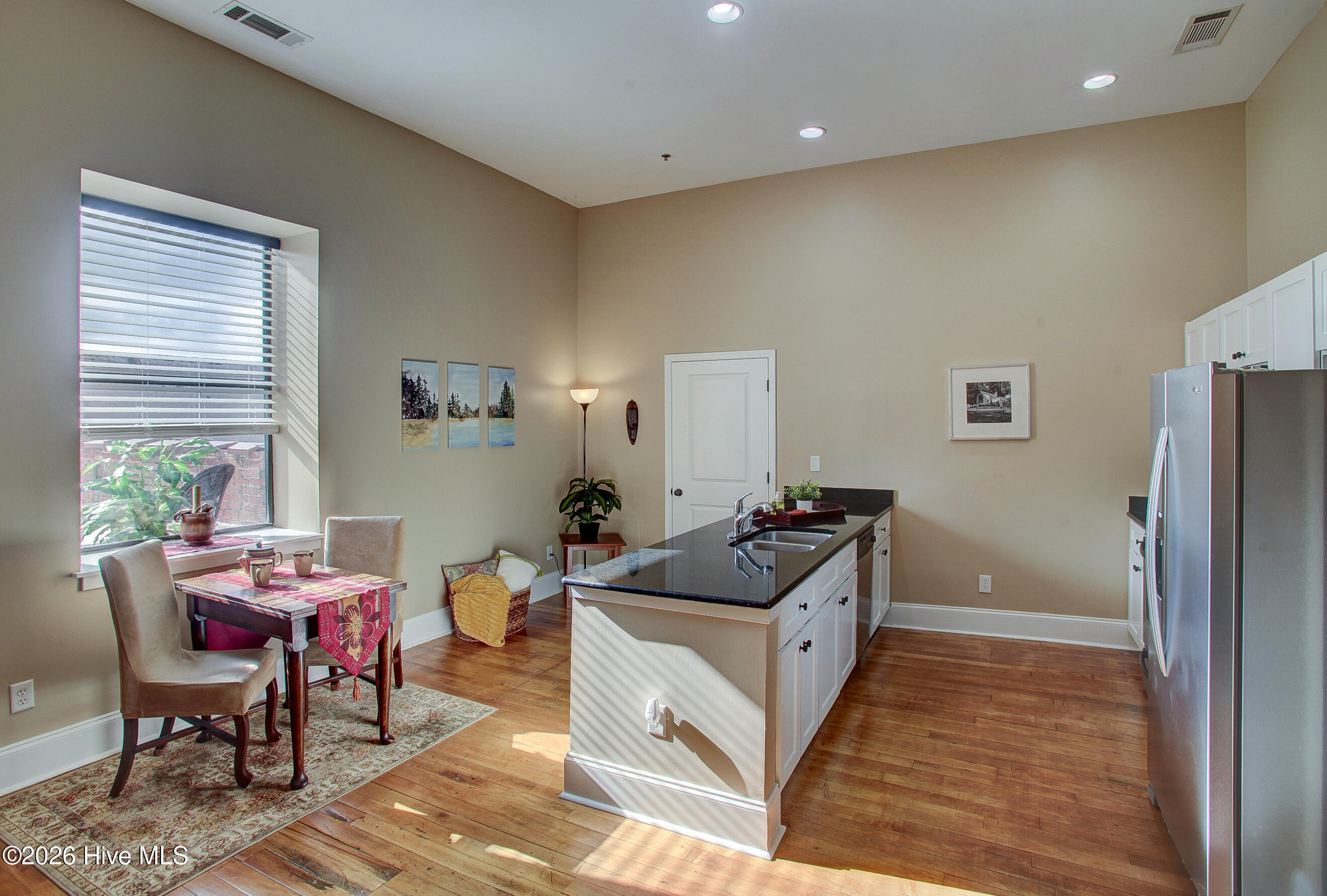936 Broad Street 215 Property Photo 8