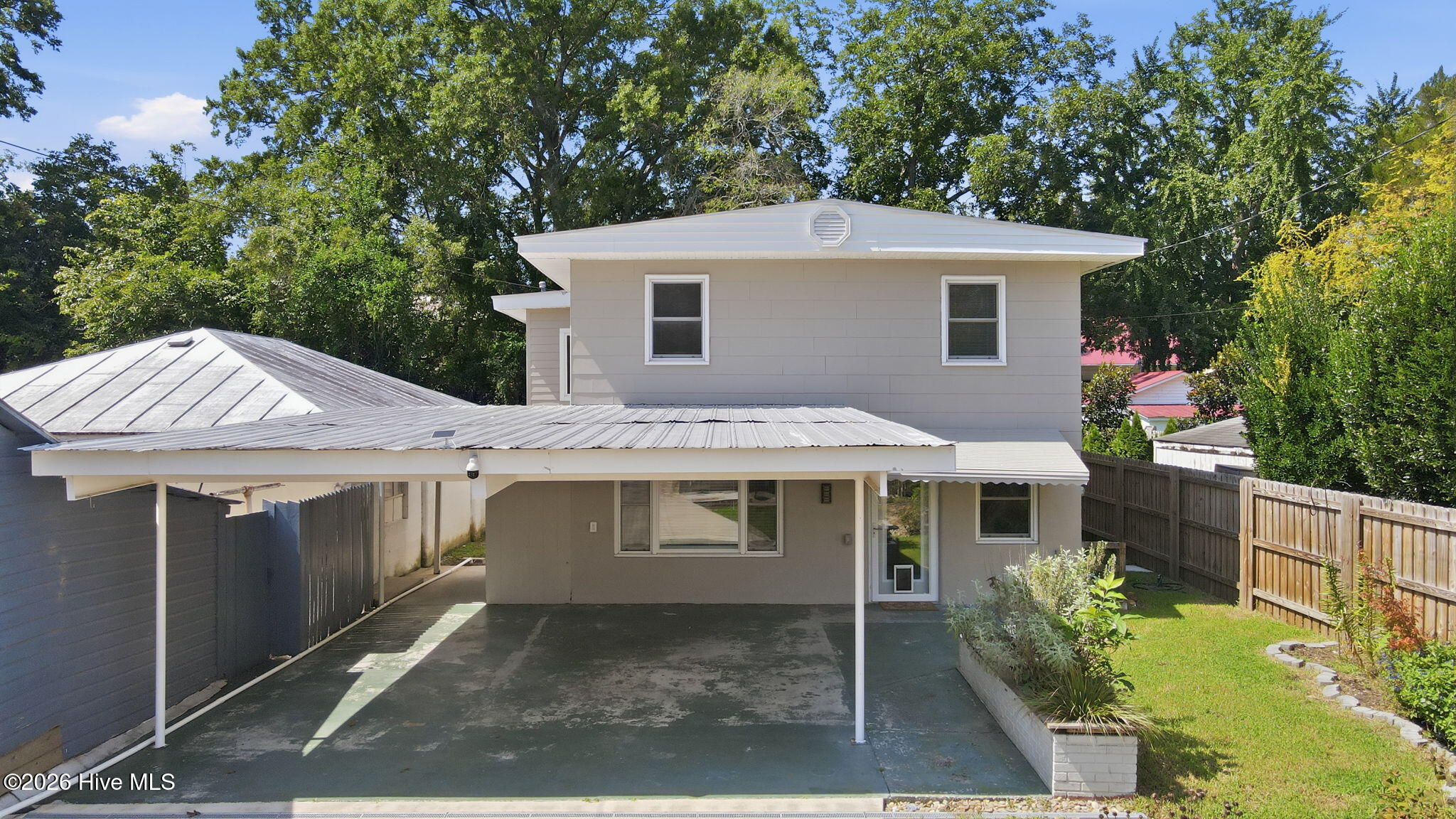 1307/1305 N Pasteur Street Property Photo 6