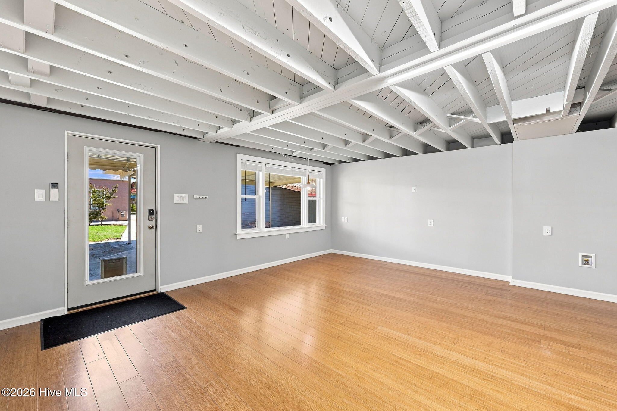 1307/1305 N Pasteur Street Property Photo 9