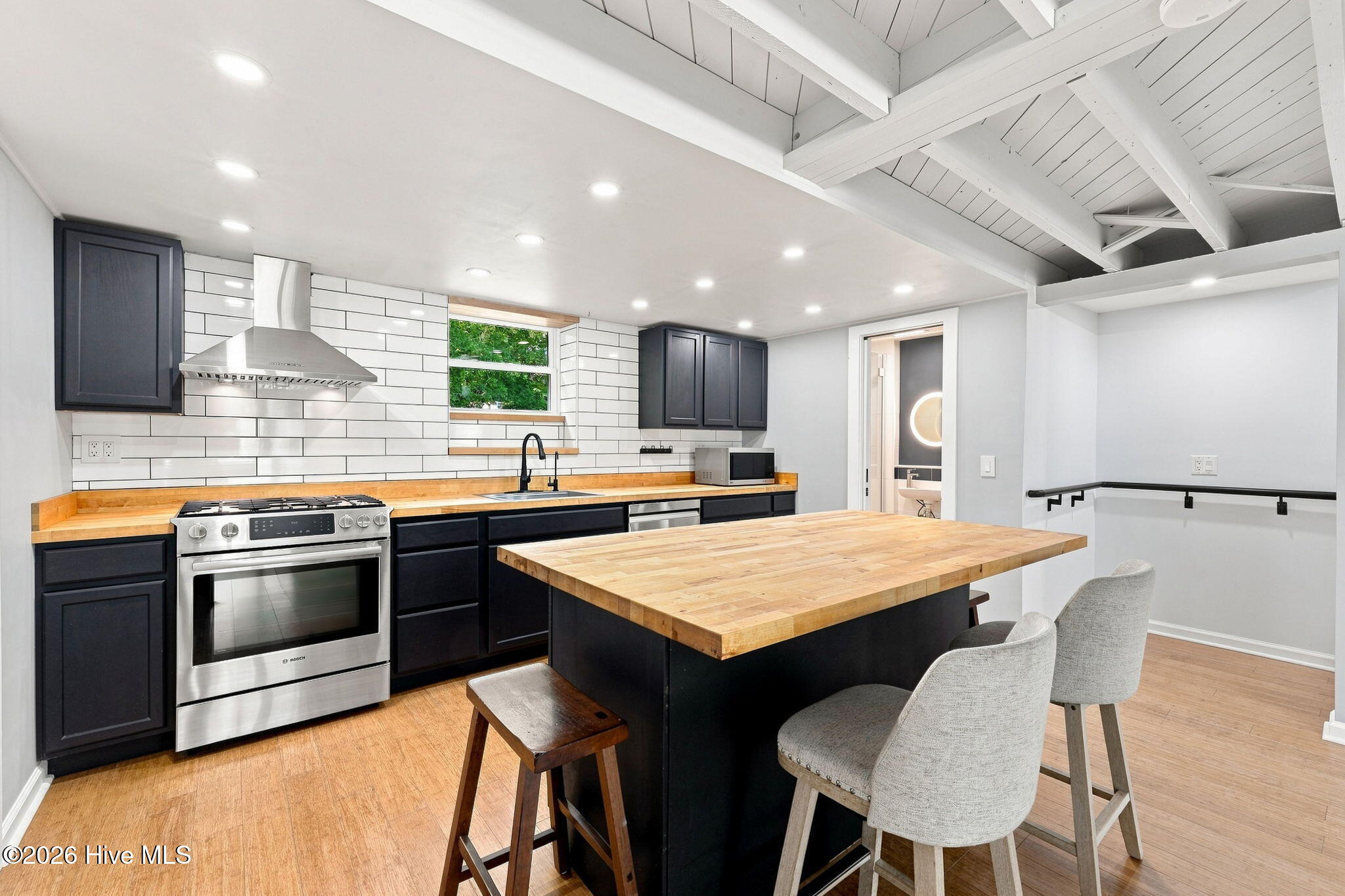 1307/1305 N Pasteur Street Property Photo 15