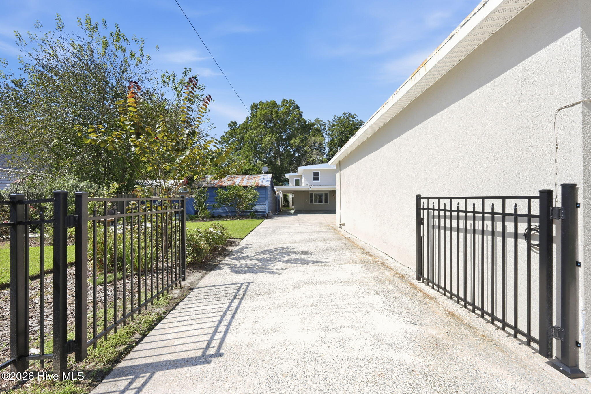 1307/1305 N Pasteur Street Property Photo 30
