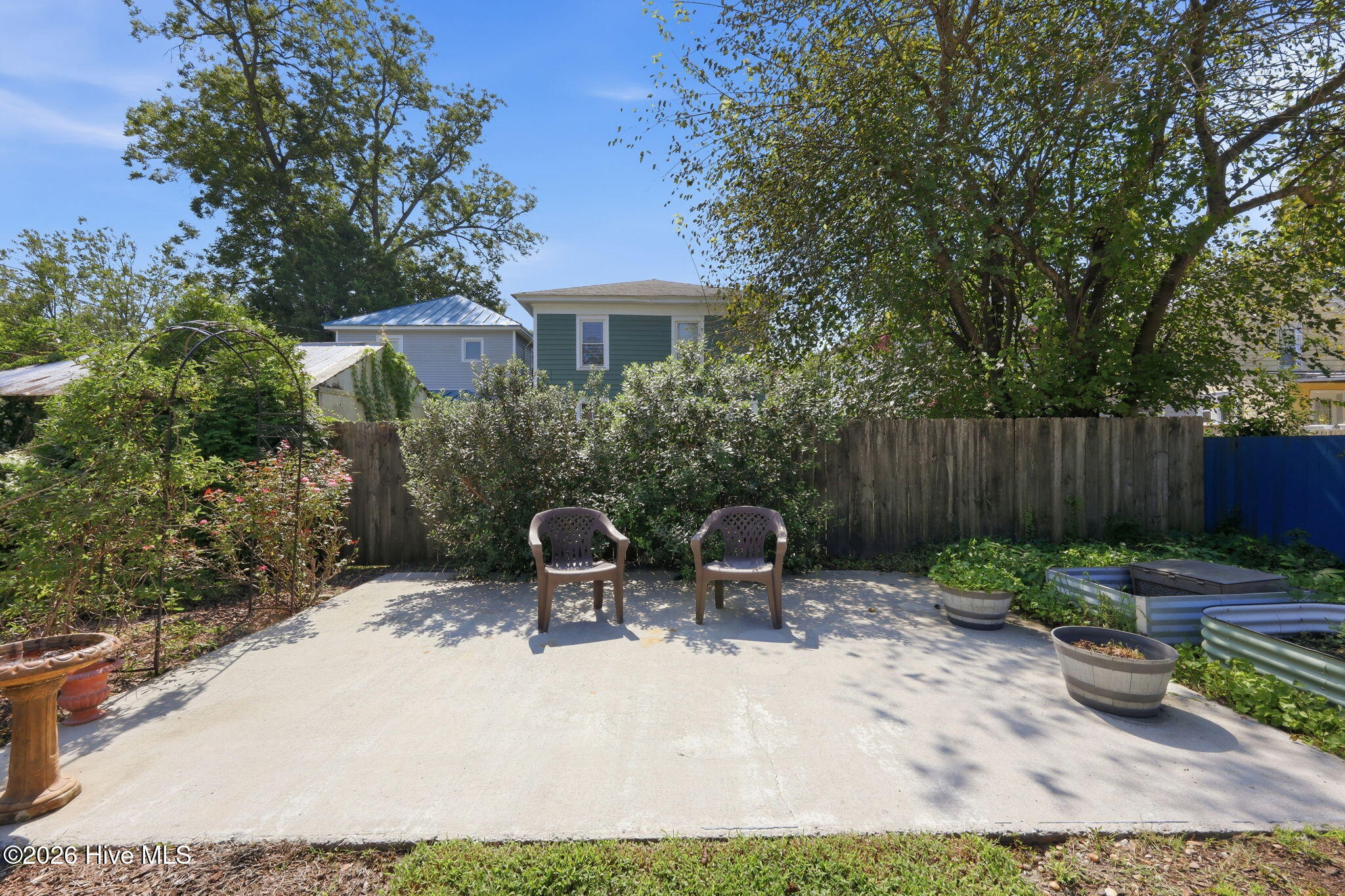 1307/1305 N Pasteur Street Property Photo 32