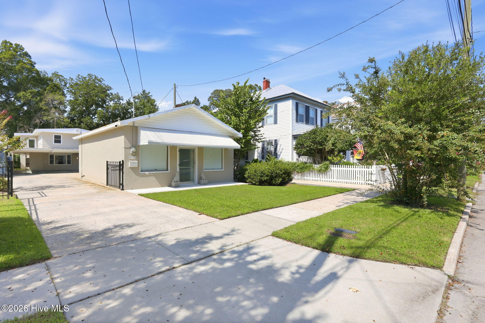 1307/1305 N Pasteur Street Property Photo 39