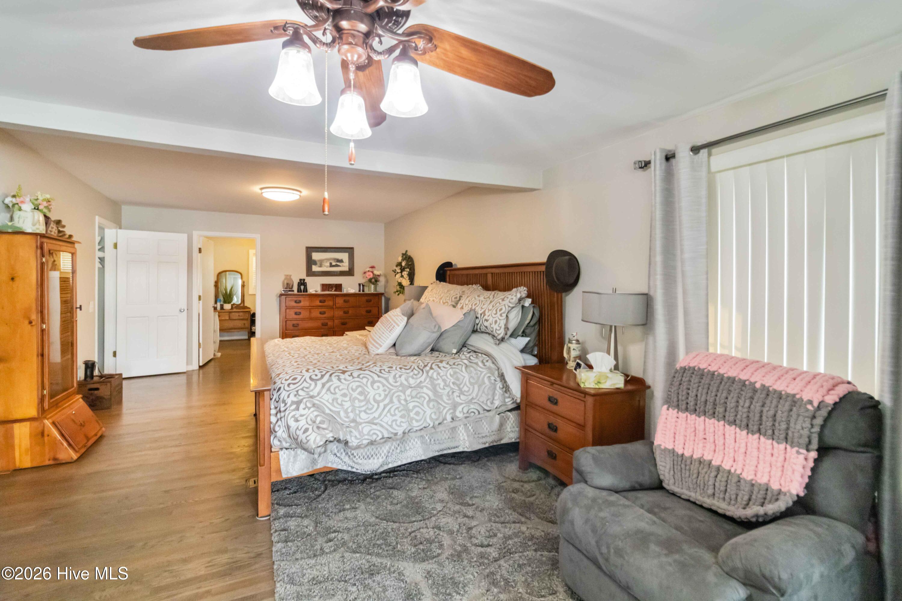 240 Foresail Road Property Photo 23