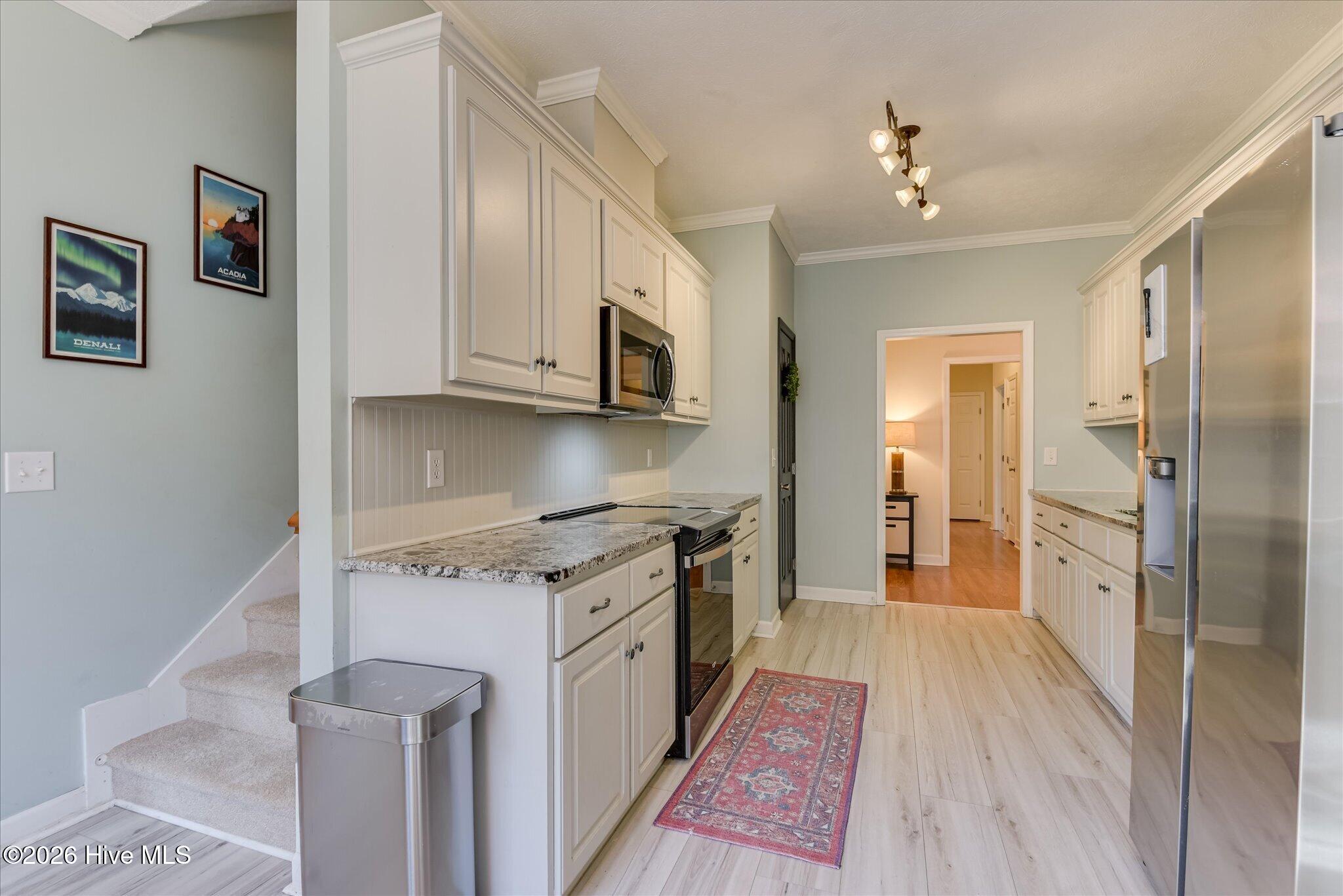 440 Bainbridge Drive Property Photo 16
