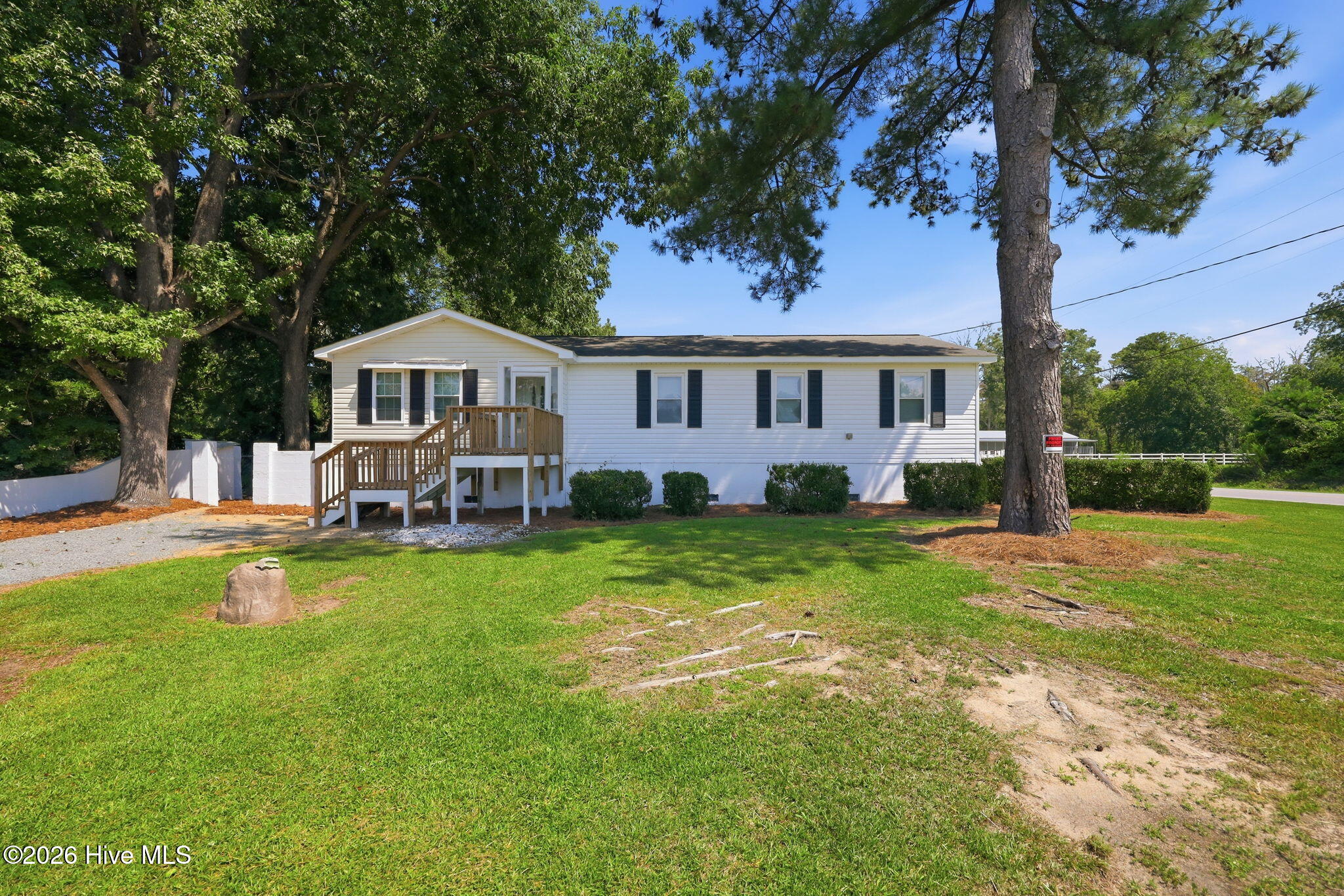 17 Old Fort Shores Road Property Photo 1