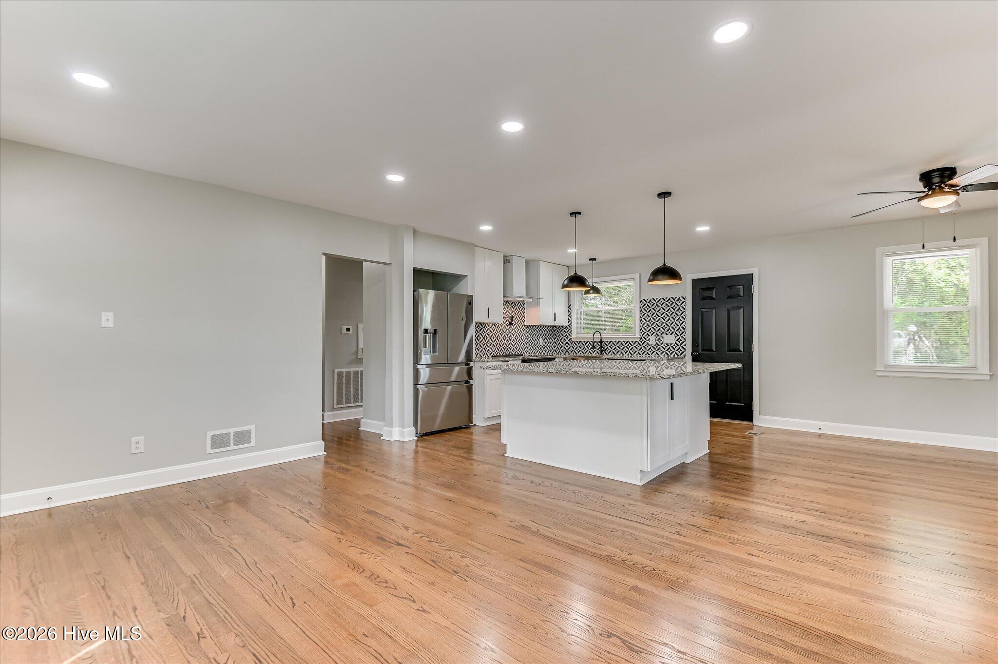 1448 Troupe Street Property Photo 5